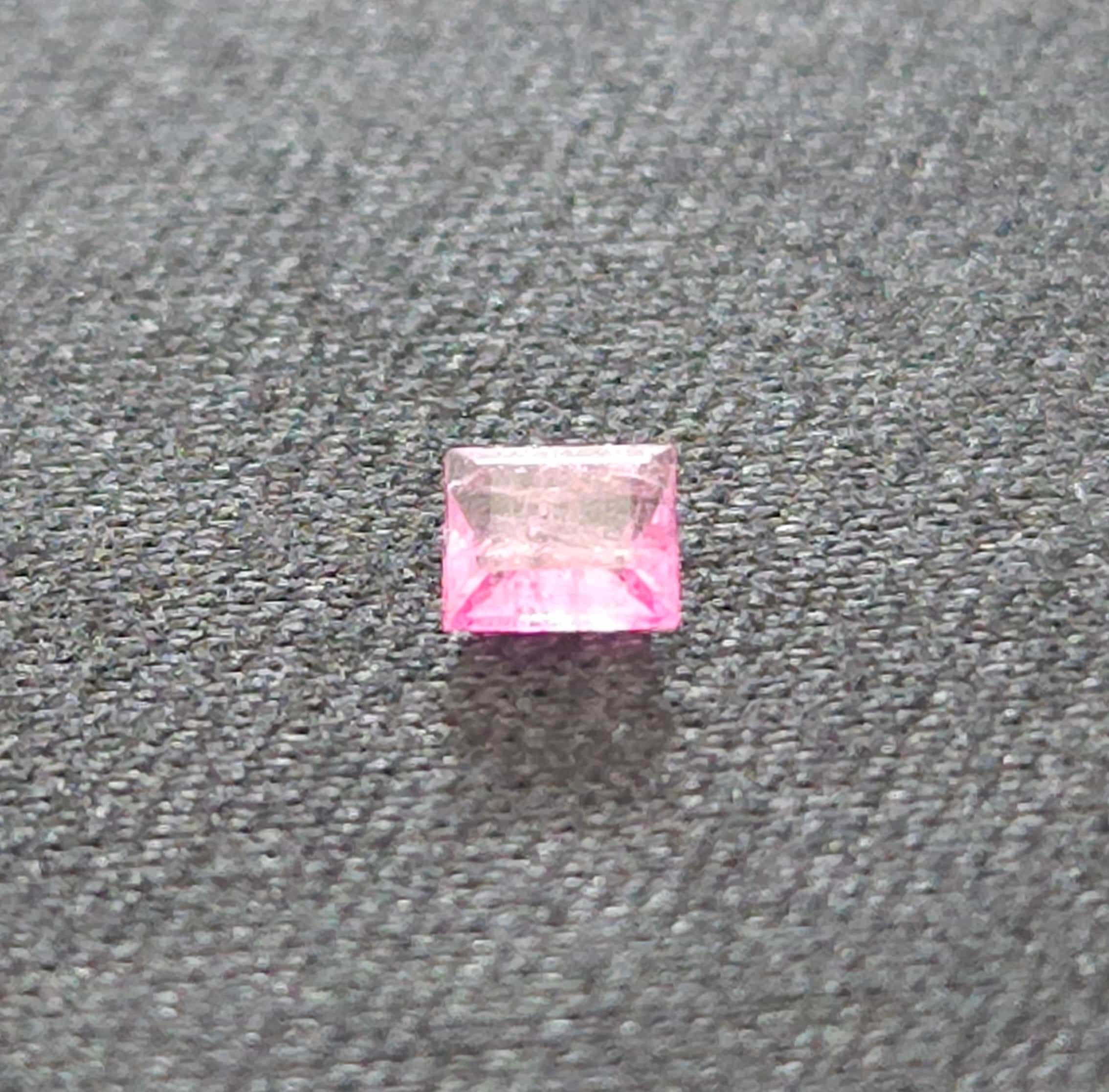 Red-Beryl-Bixbite-2-crown.jpg