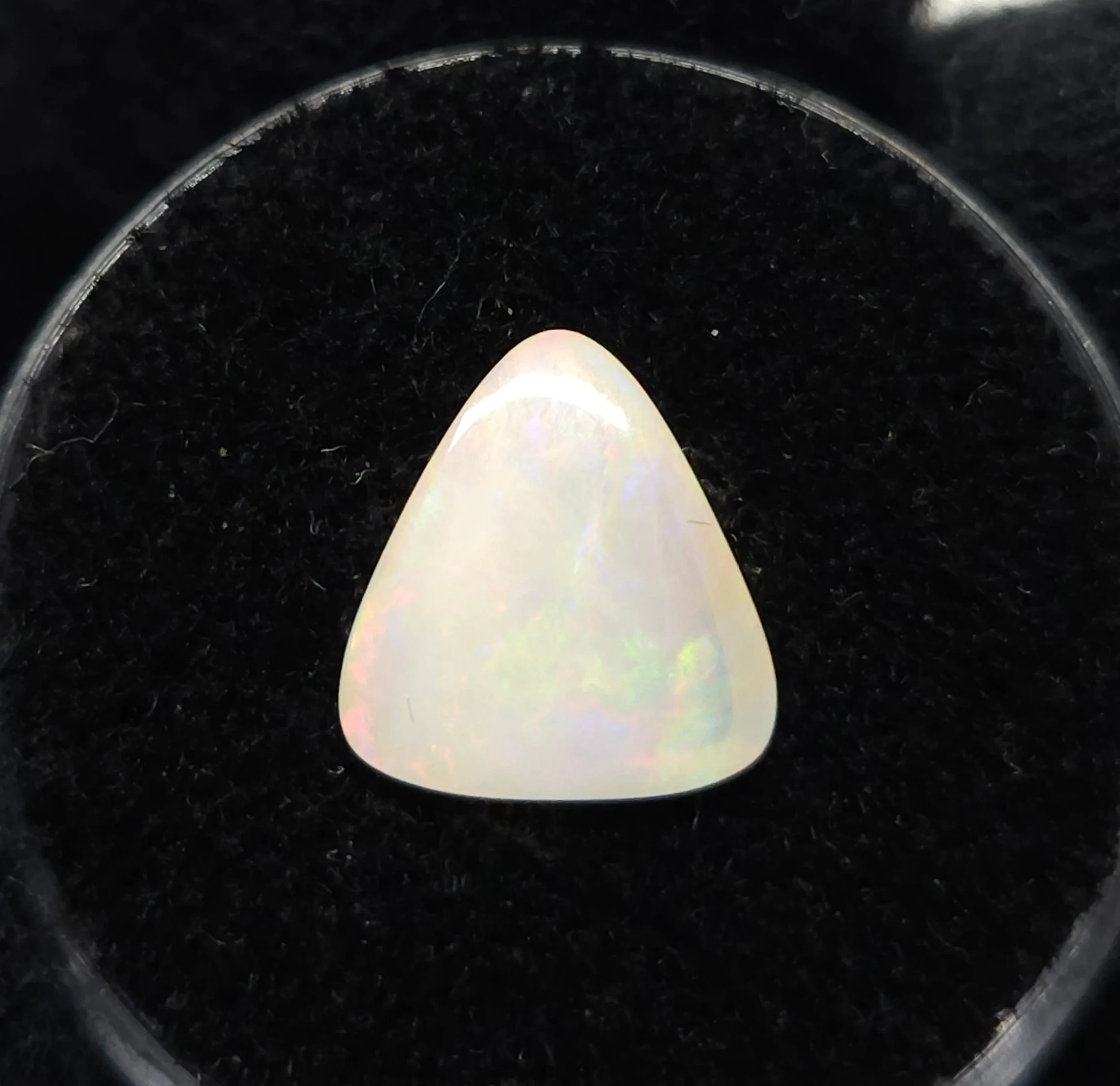 ethiopian-opal-cabachon-triangle-p1.jpg