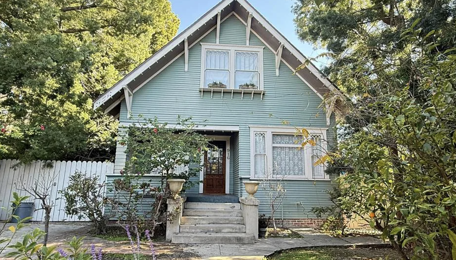 916 Palm Ave, South Pasadena, CA 91030