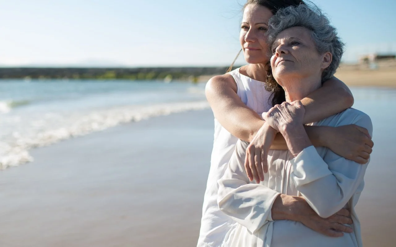 ADH_MastheadHero_Beach_hug.jpg
