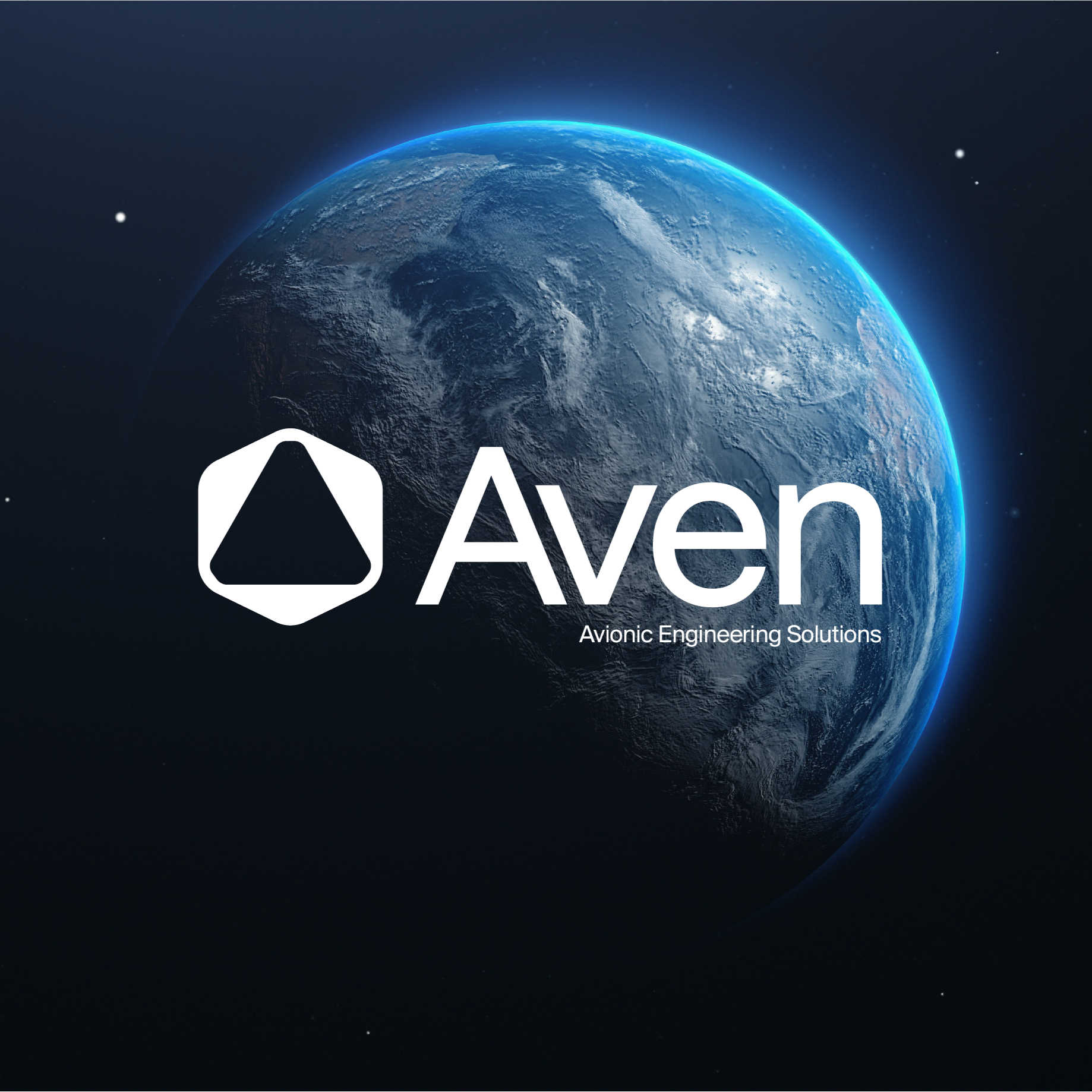 Sicht auf die Erde aus dem Weltraum mit dunklem Hintergrund und Sternen, das Logo der Firma Avion mit dem Slogan "Avionic Engineering Solutions".