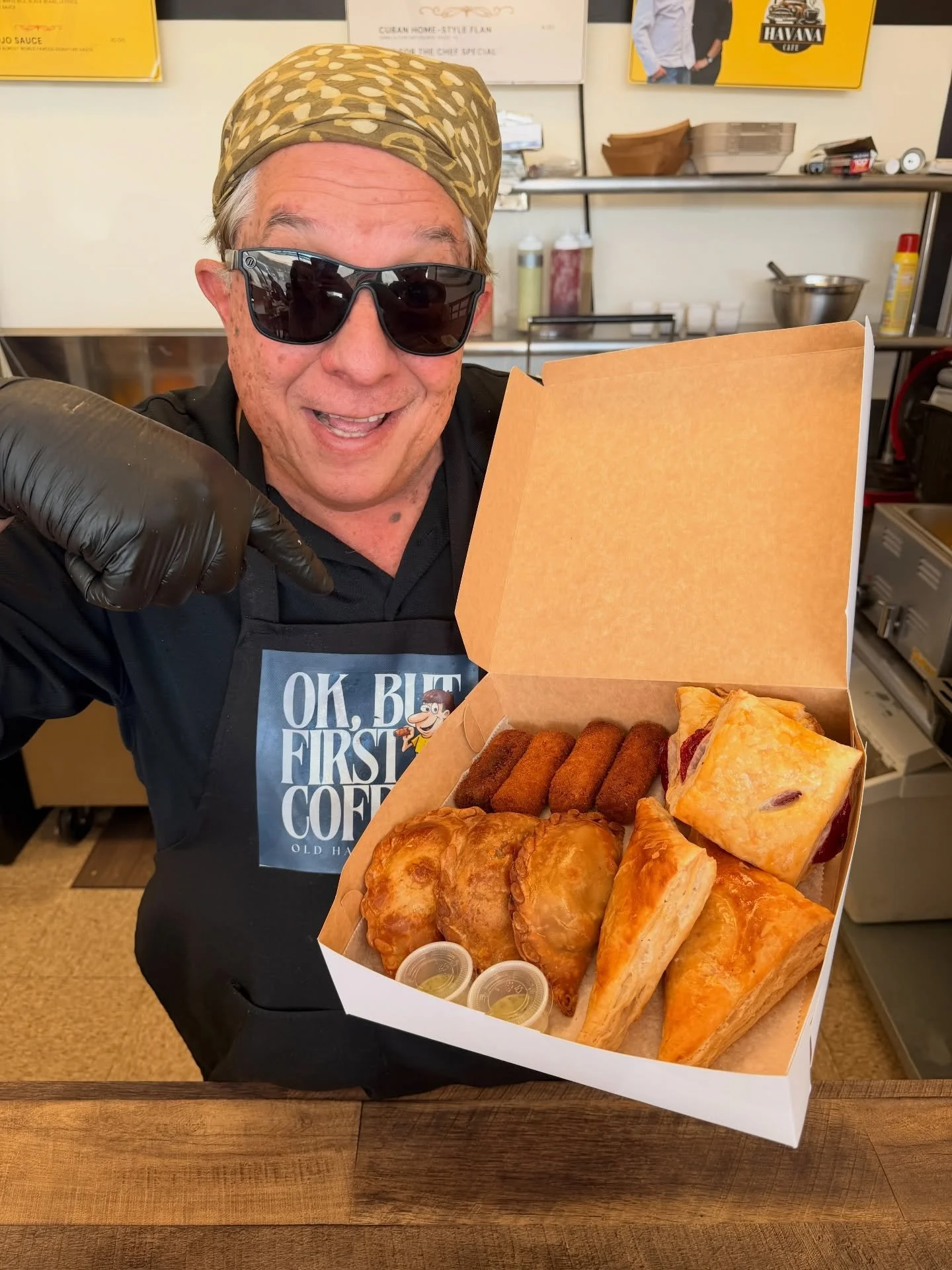 Box for the office?
Family breakfast?
Midday emergency pastelito situation?

Chef Chuchi&rsquo;s got you 😎

#oldhavanacafe #chefchuchi #stuartfl
