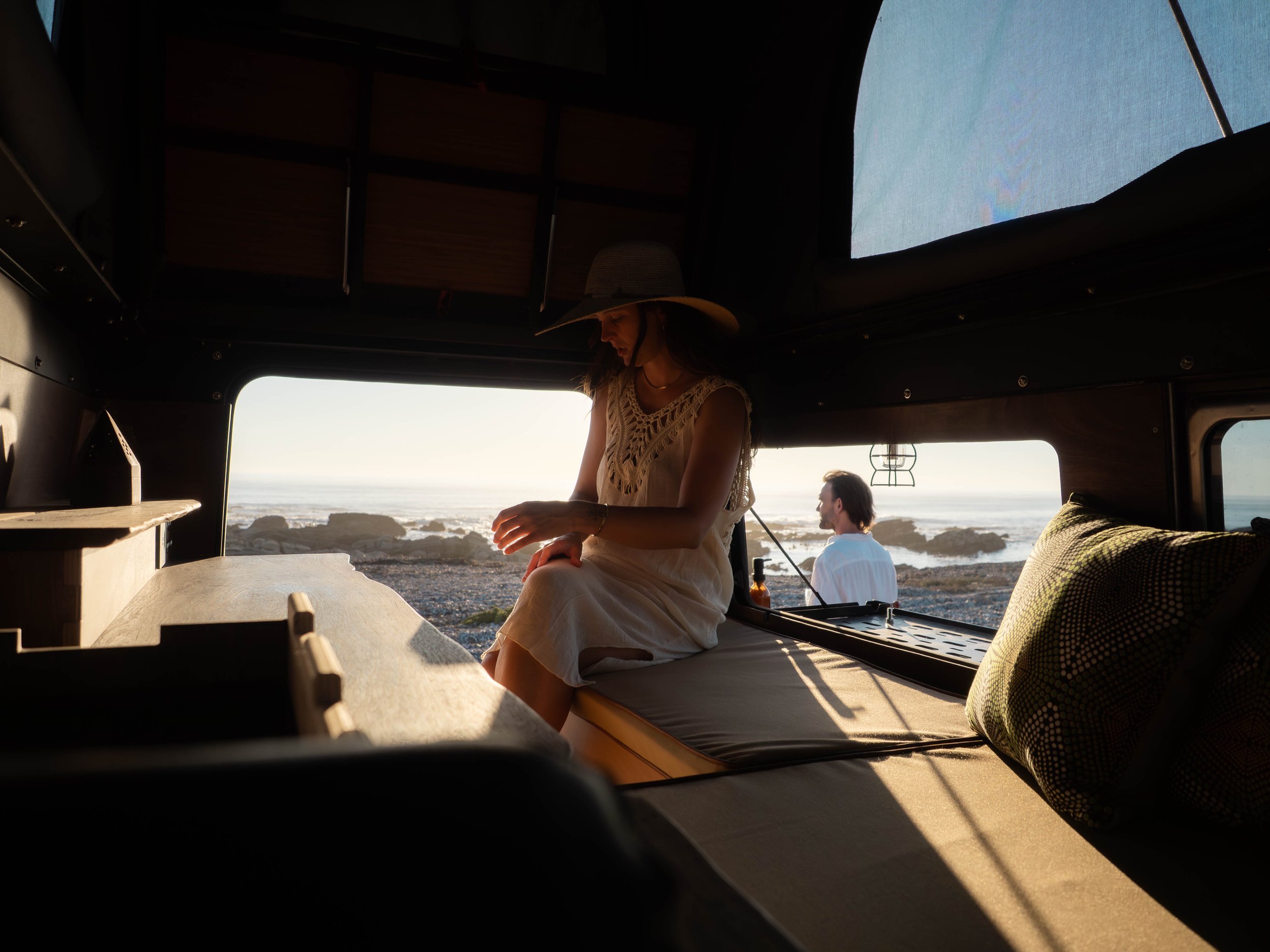 XCAP - Defender interior baigné de lumière.jpg