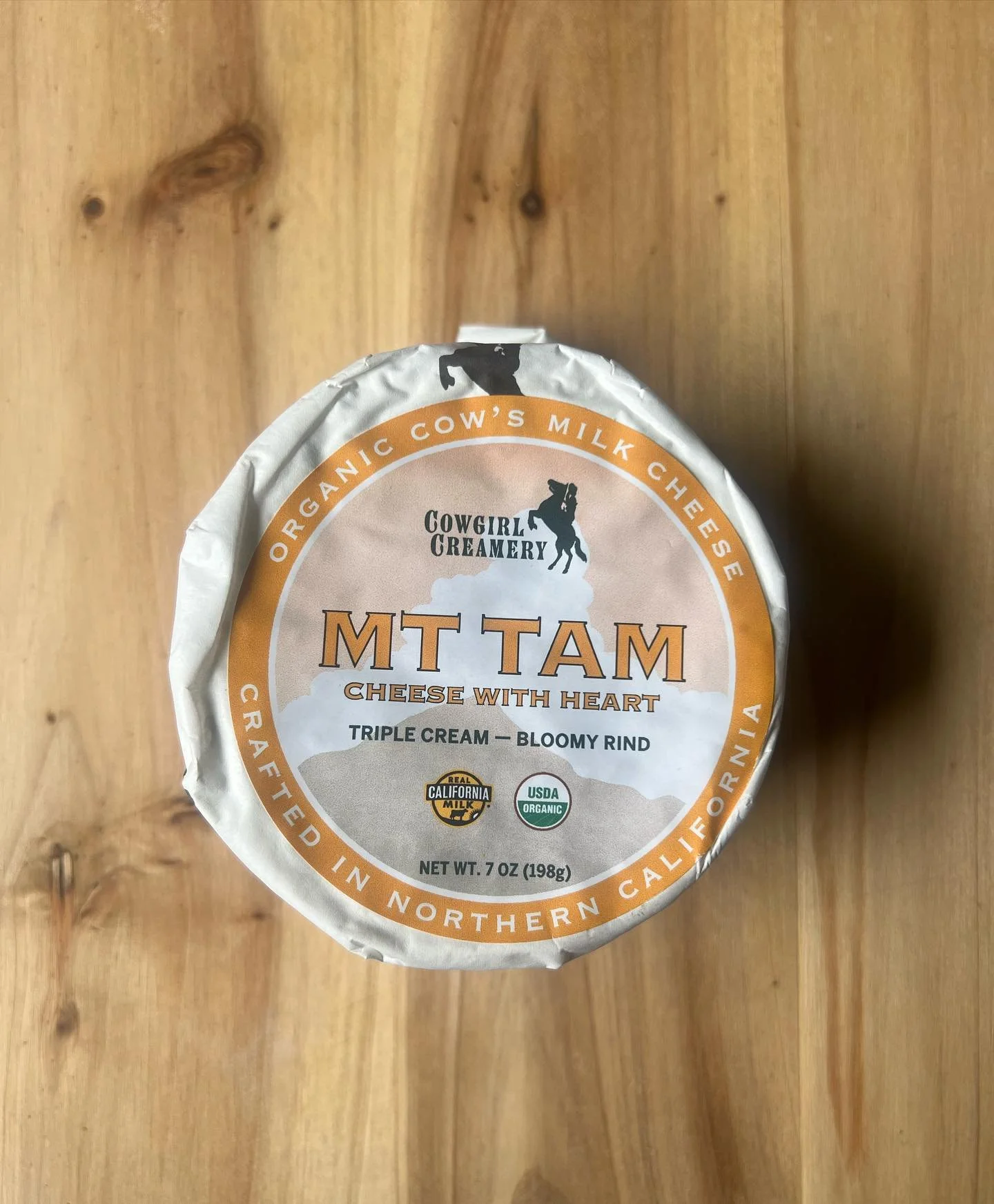 Cheese Spotlight!! 🧀🔦 MT Tam triple cream from @cowgirlcreamery 

#cheeselovers #petaluma #cowgirlcreamery