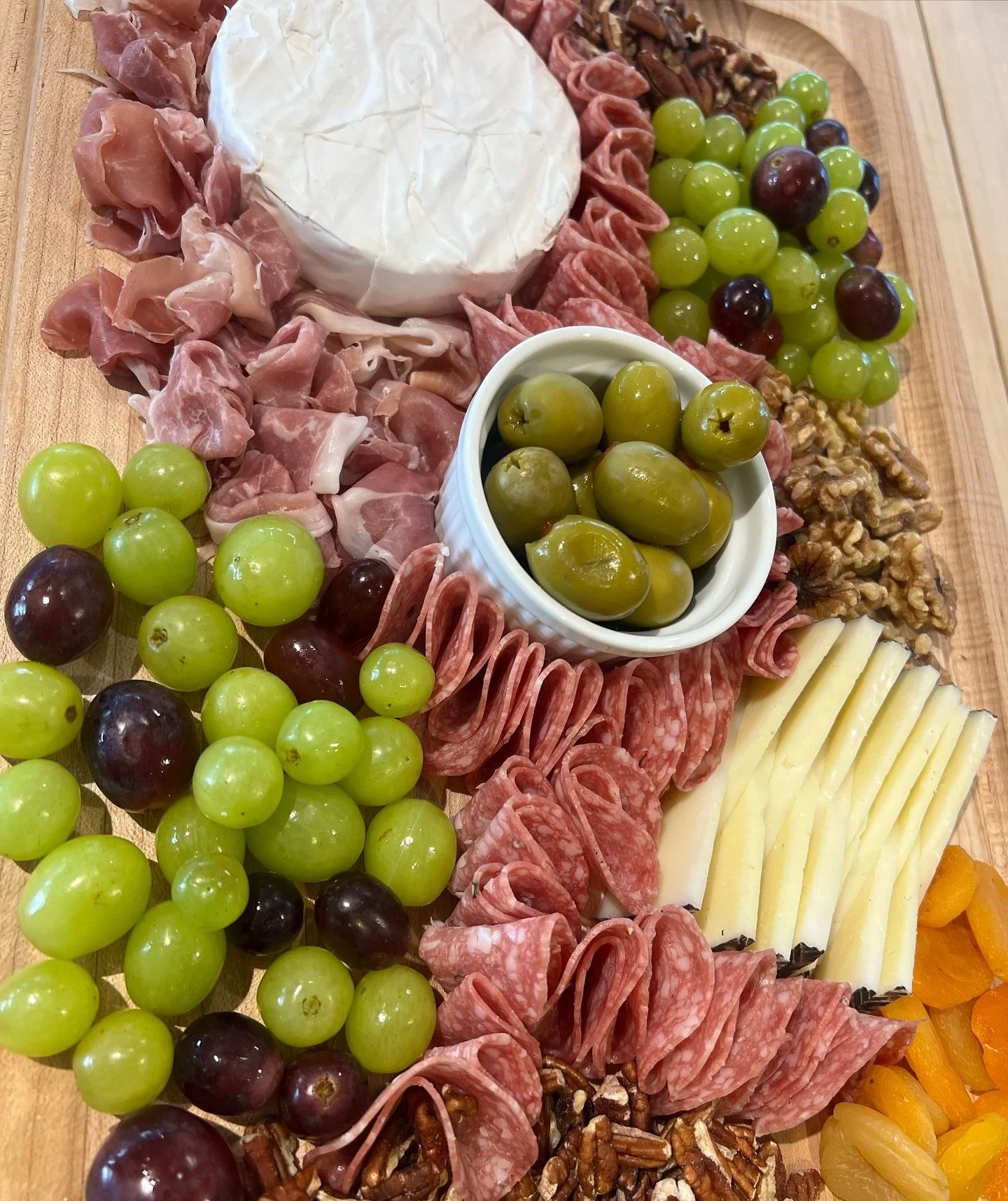 Call me, beep me, if you need a cheese board🧀🍇🫒