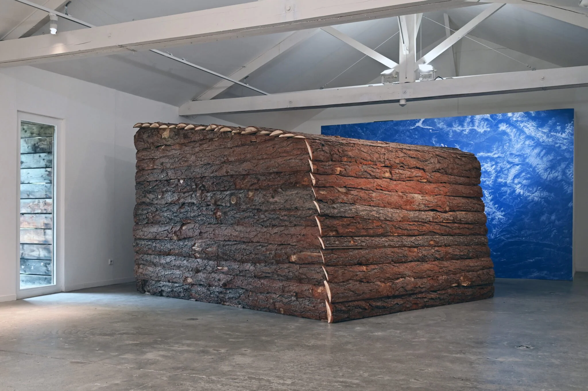 mur-cabane-2048x1363.jpg