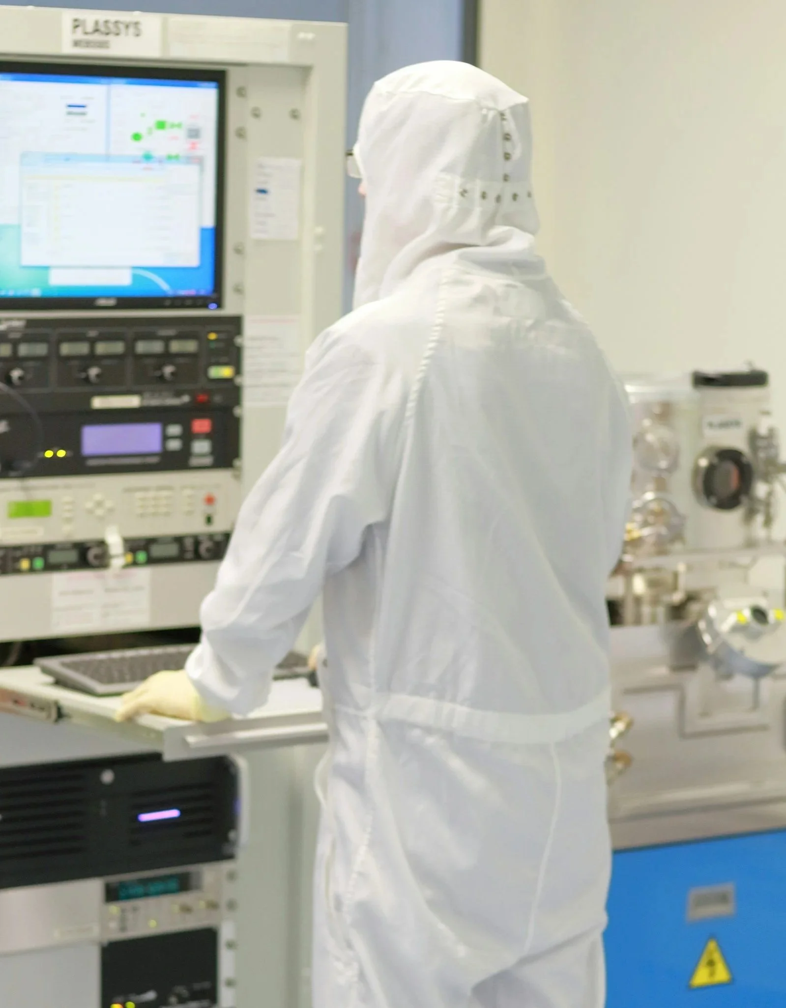 semiconductor worker