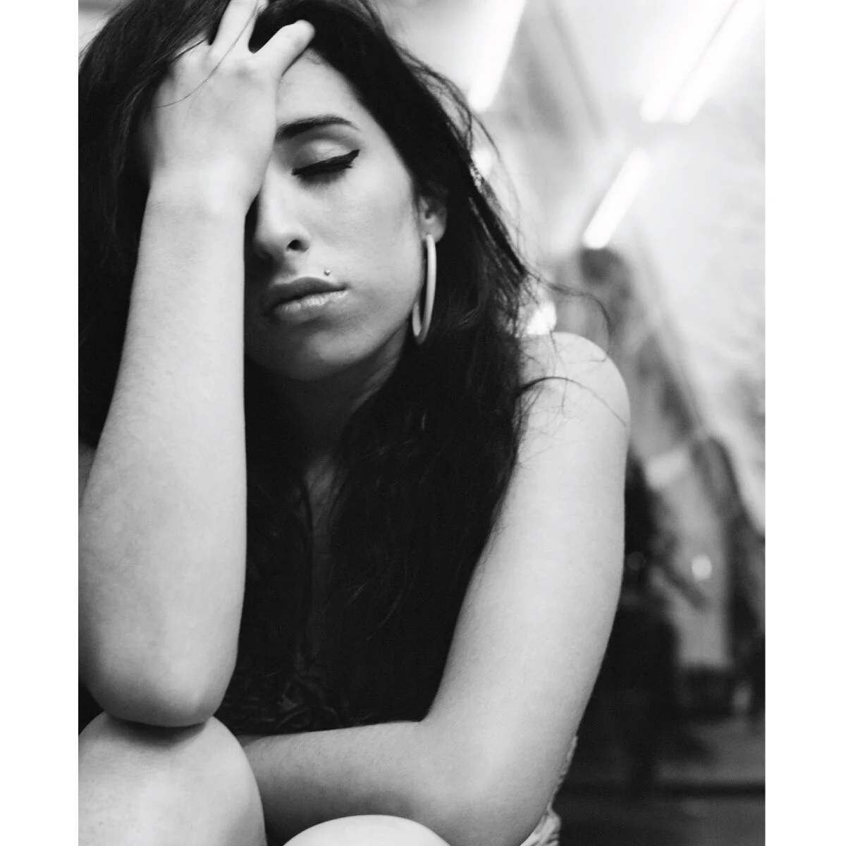 AmyWinehouse_5314-11%28B%26W%29_MORRISON_16X12_%234-1200x1200px.jpg