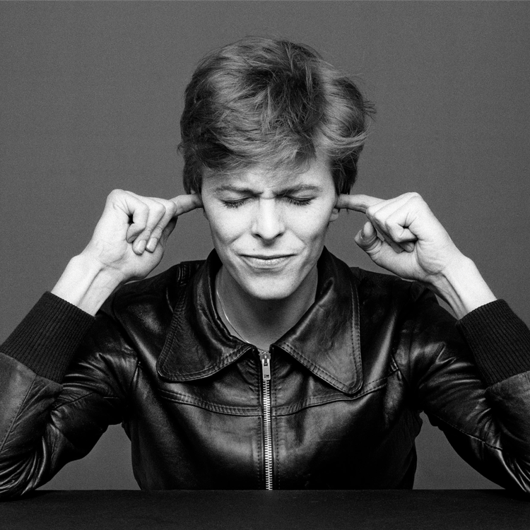 Masayoshi Sukita: David Bowie 1977 Heroes session – Hear No Evil.