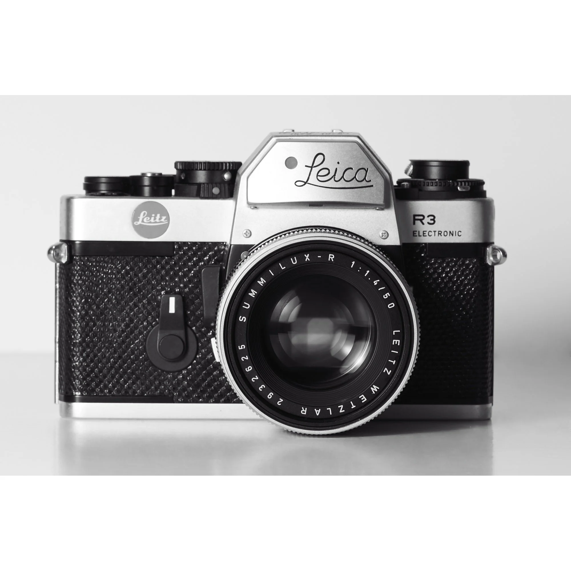 LEICA (LEITZ) R3 Electronic, 1976 - Pop Art Vintage Cameras by Antony Nobilo