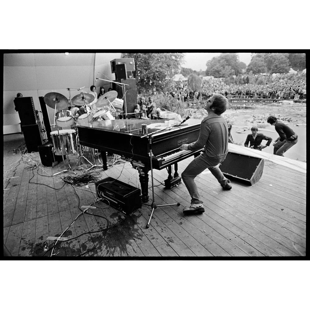 Elton John live 1971 by Alec Byrne