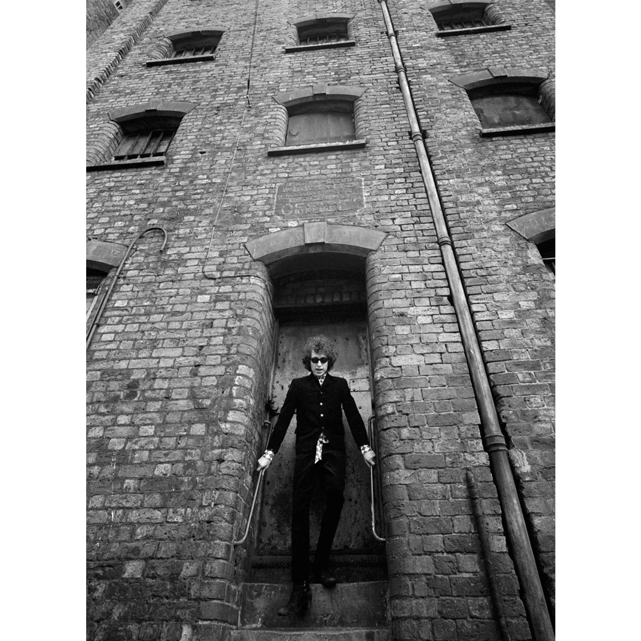 Bob Dylan "Doorway" by Barry Feinstein.