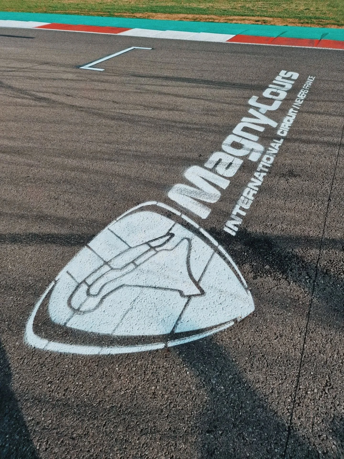 Magnifique Magny-Cours. 🇫🇷

What a belter of a track, would take an F1 return here any day of the week. 👌