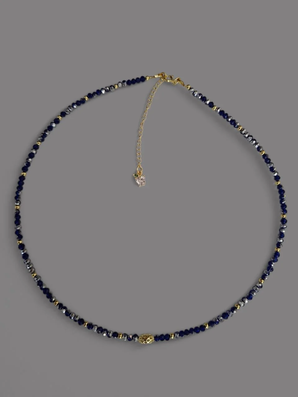 choker crista de vidro azul azeitona.jpeg