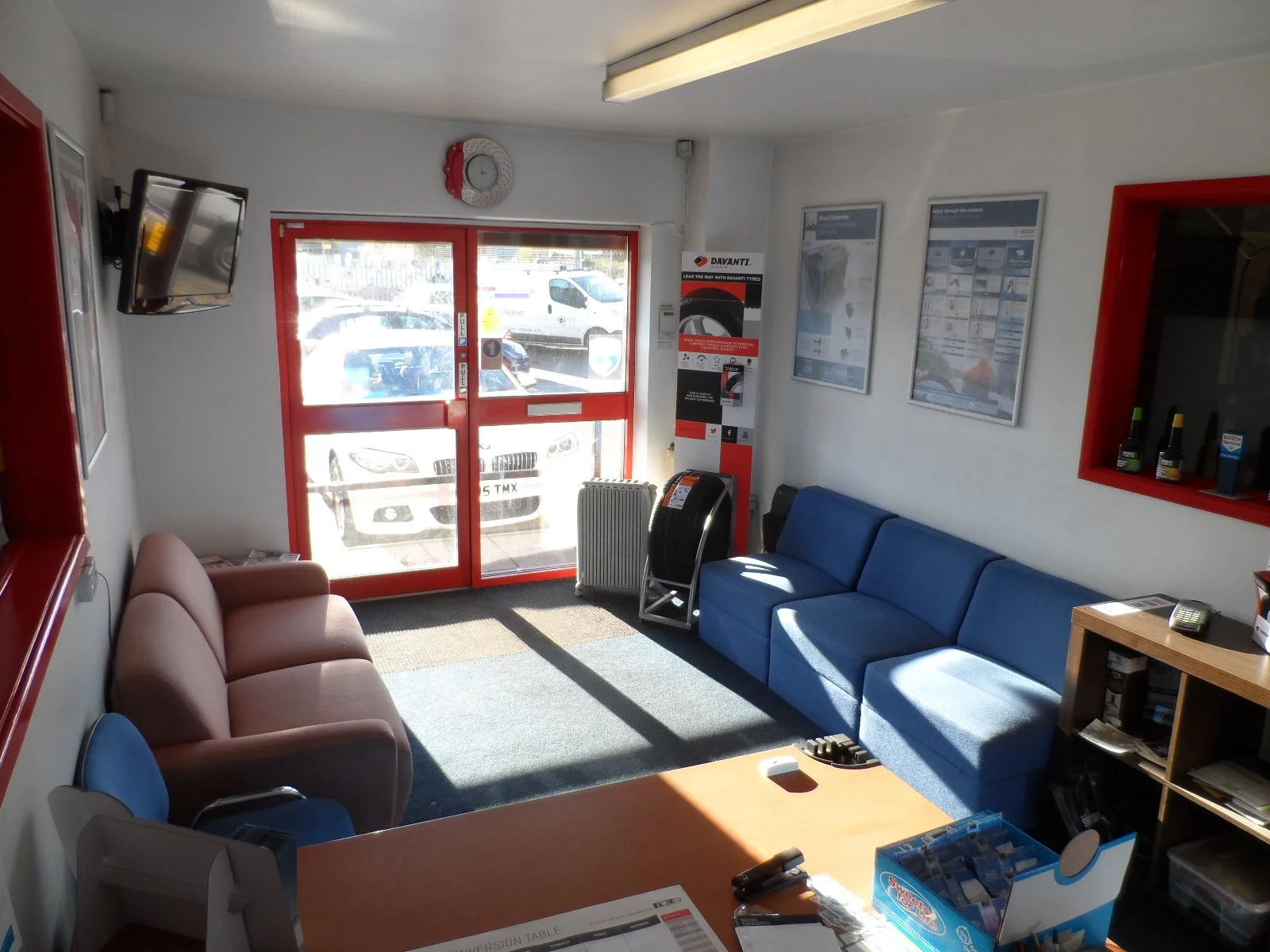 Briggate Garage reception.JPG