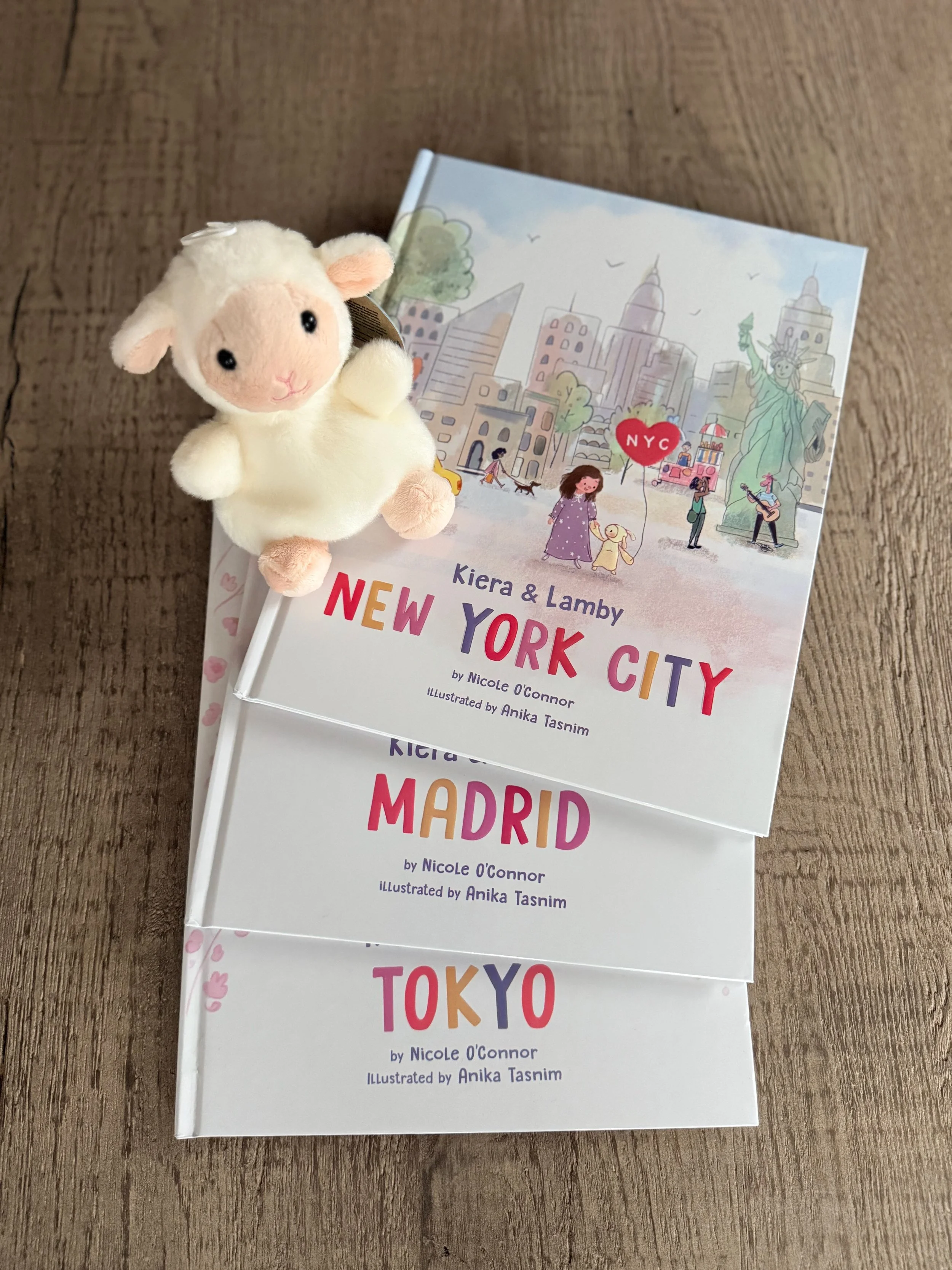 World Explorer Gift Set (3 Books + Travel Lamb)