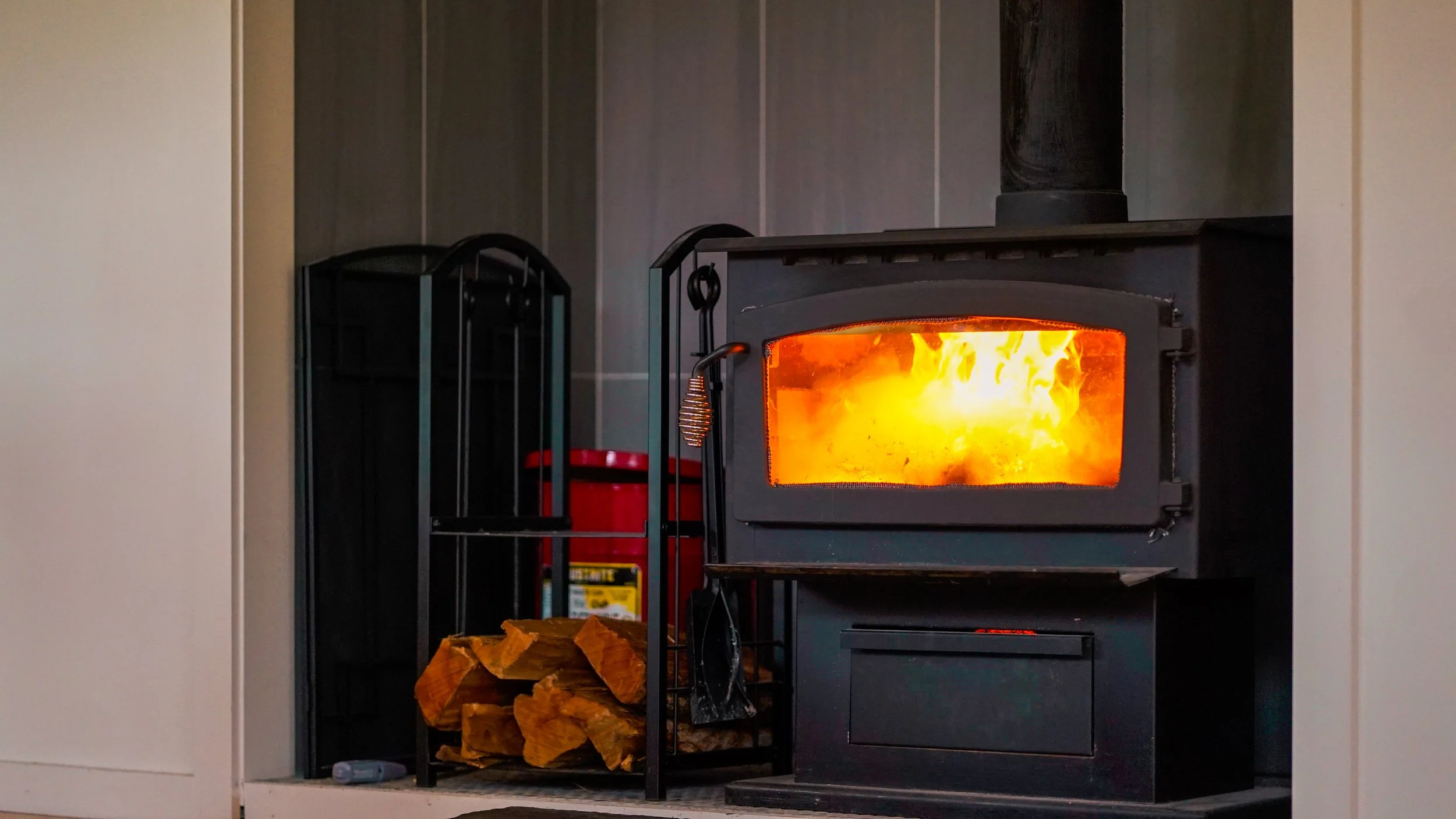 Wood-burning stove and fireplace 