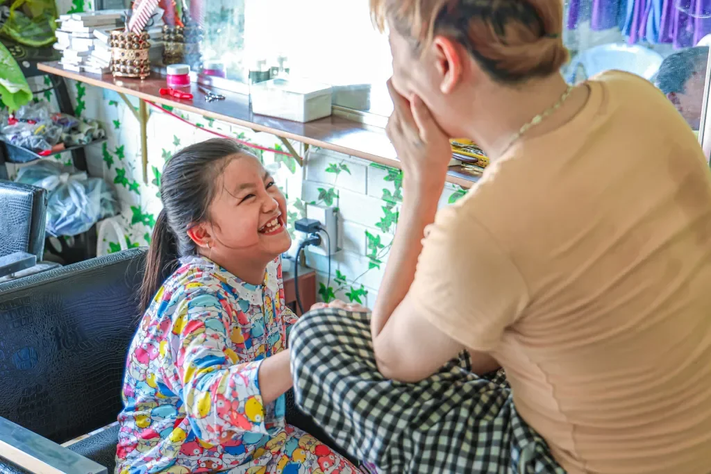 “Mom, I want to learn to be a hairdresser” – Giai Mat’s Persistent Dream