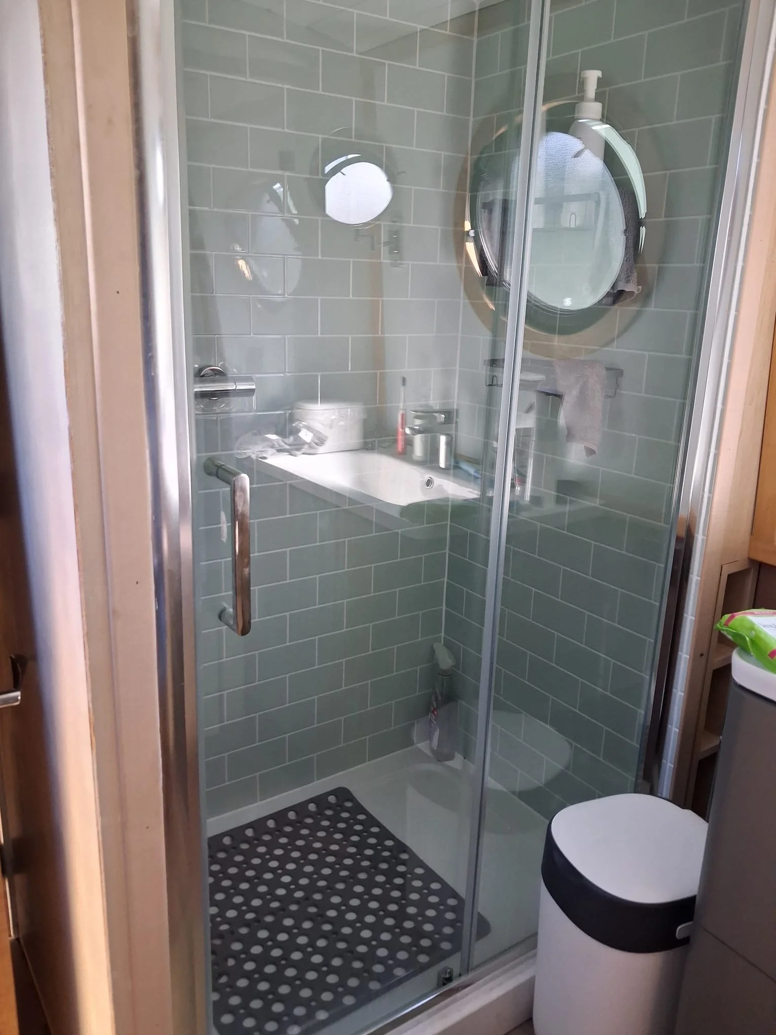 Willow Haven bespoke narrowboat bathroom