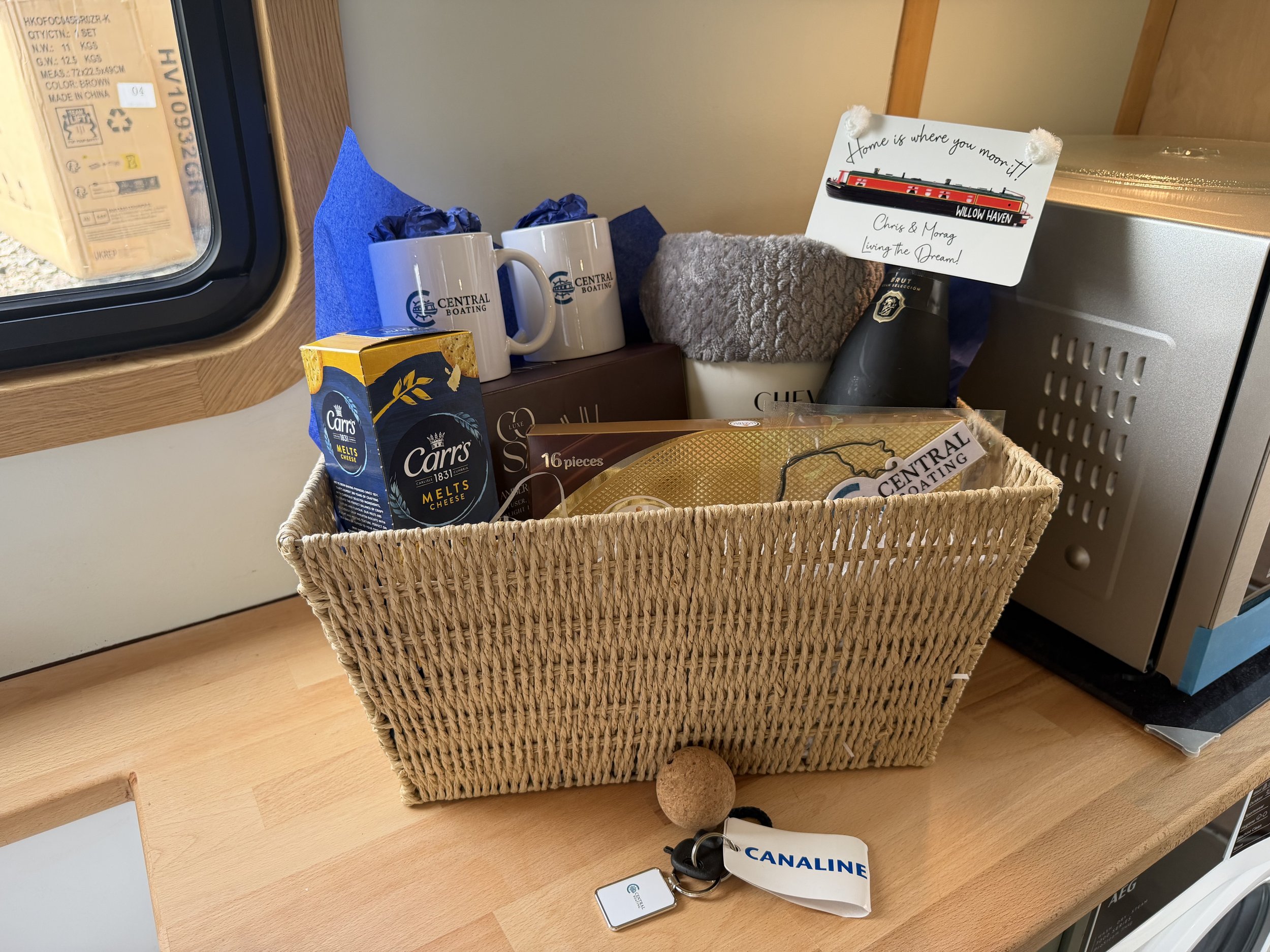 Willow Haven bespoke narrowboat hamper