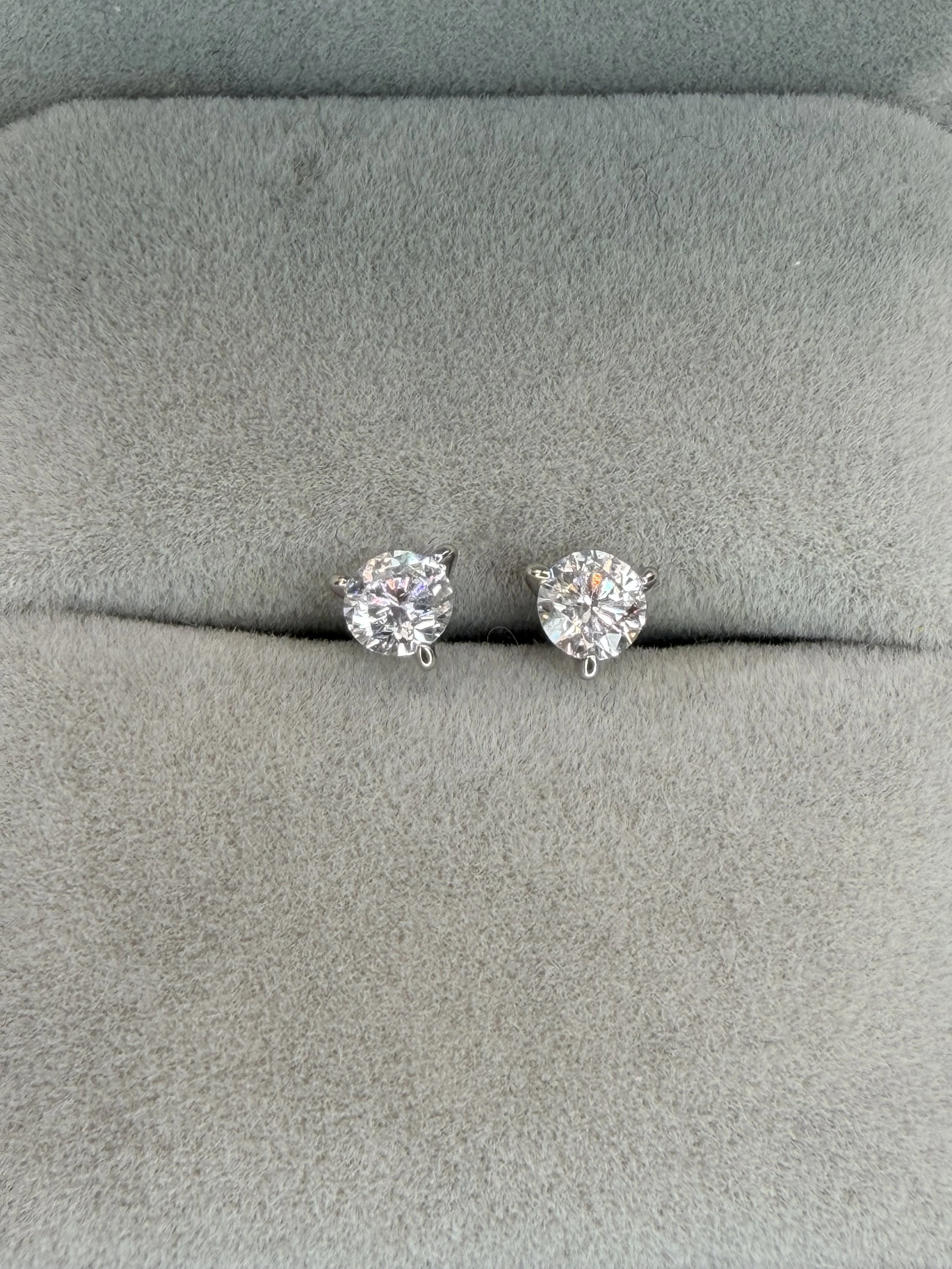 3Prong Stud Zoom.jpeg