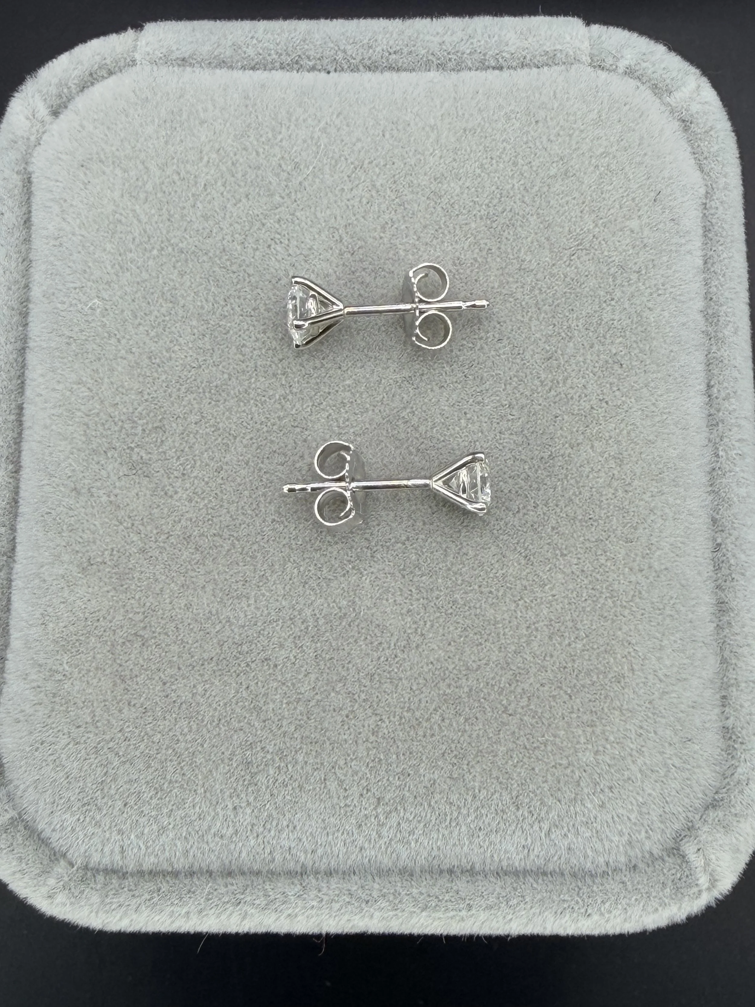 Round Stud Side Redo.jpeg