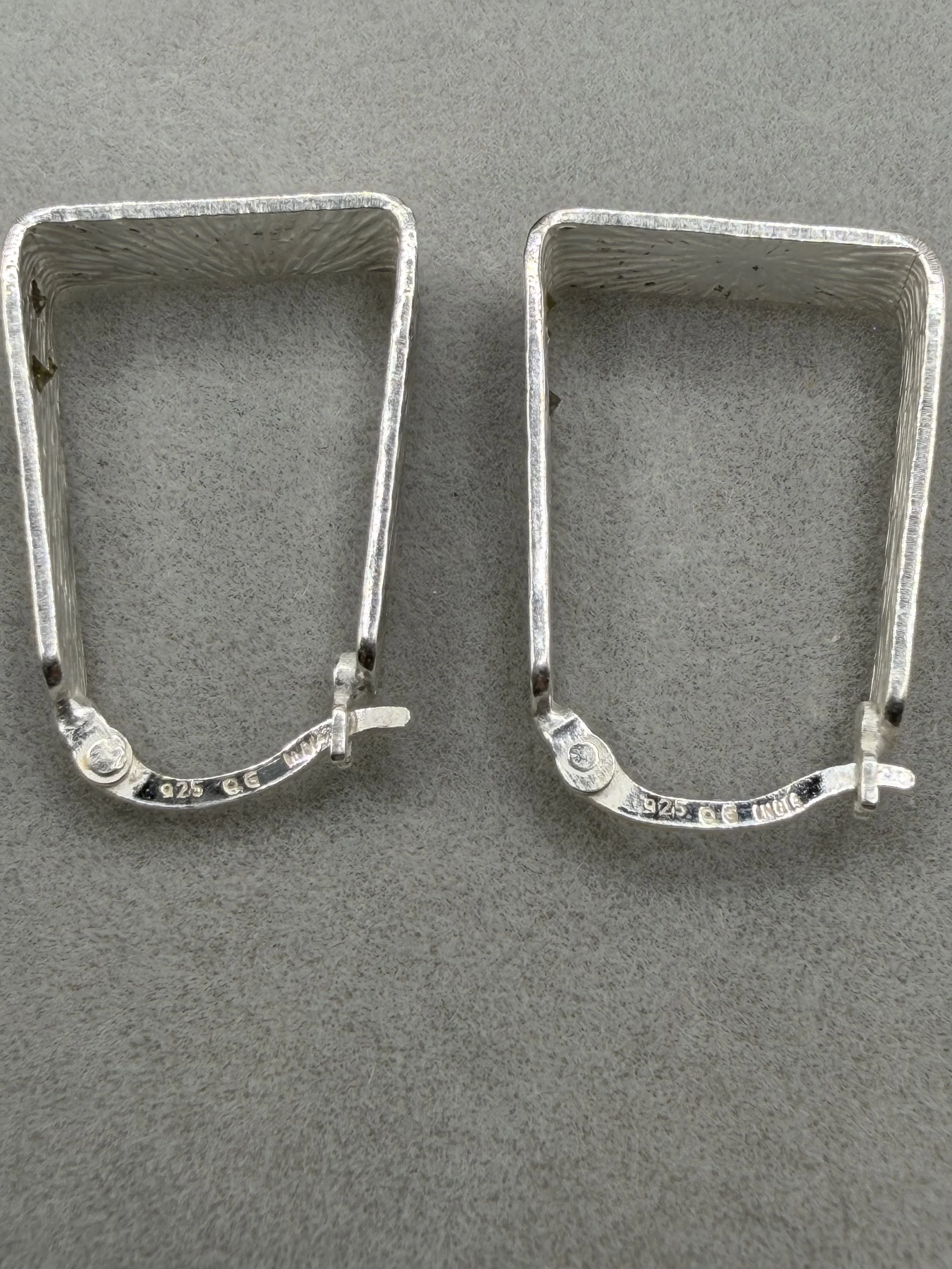 Square Hoop Lay Reverse.jpeg