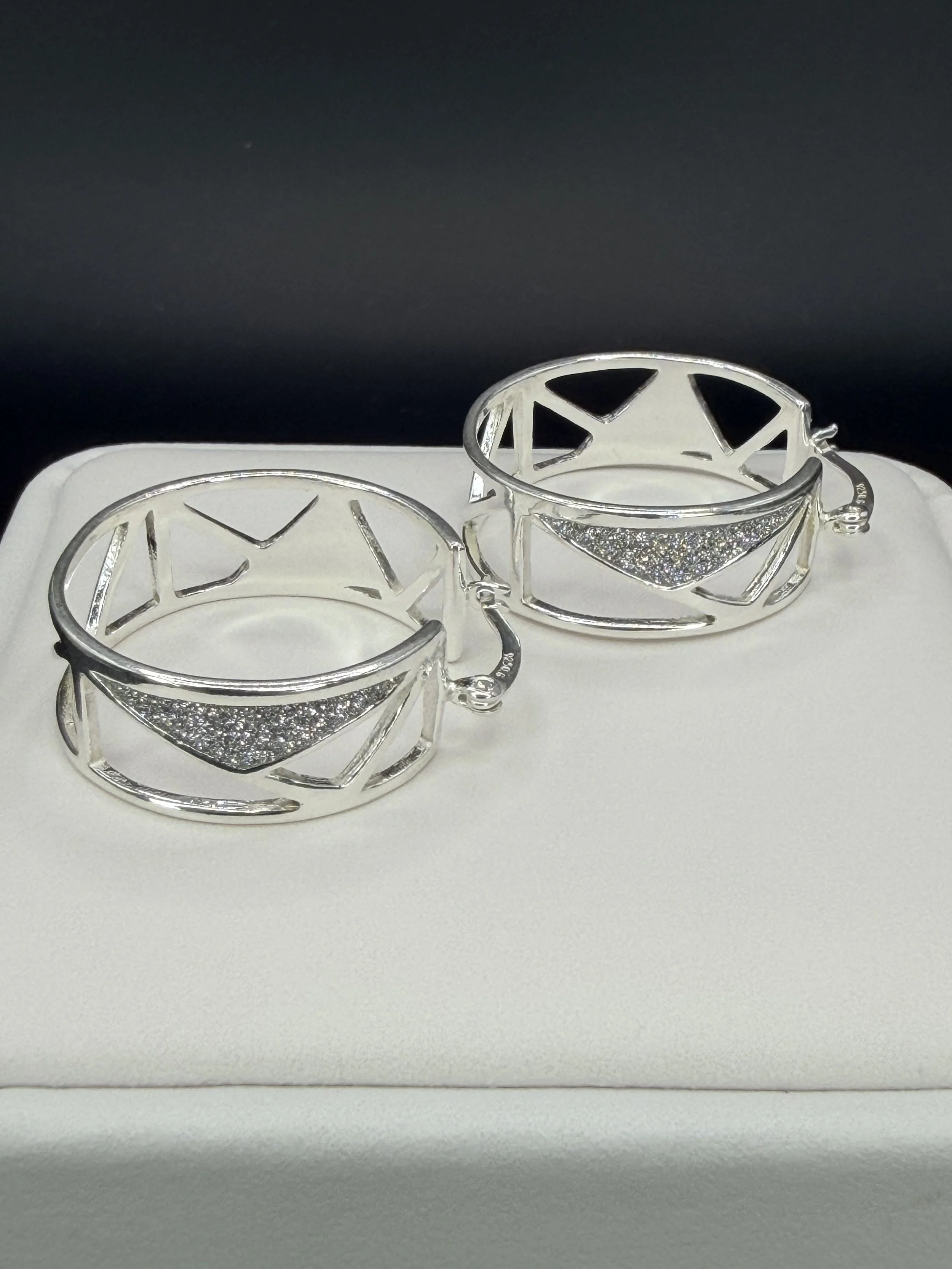 Polished Fabric Glitter Hoop Top Shape.jpeg