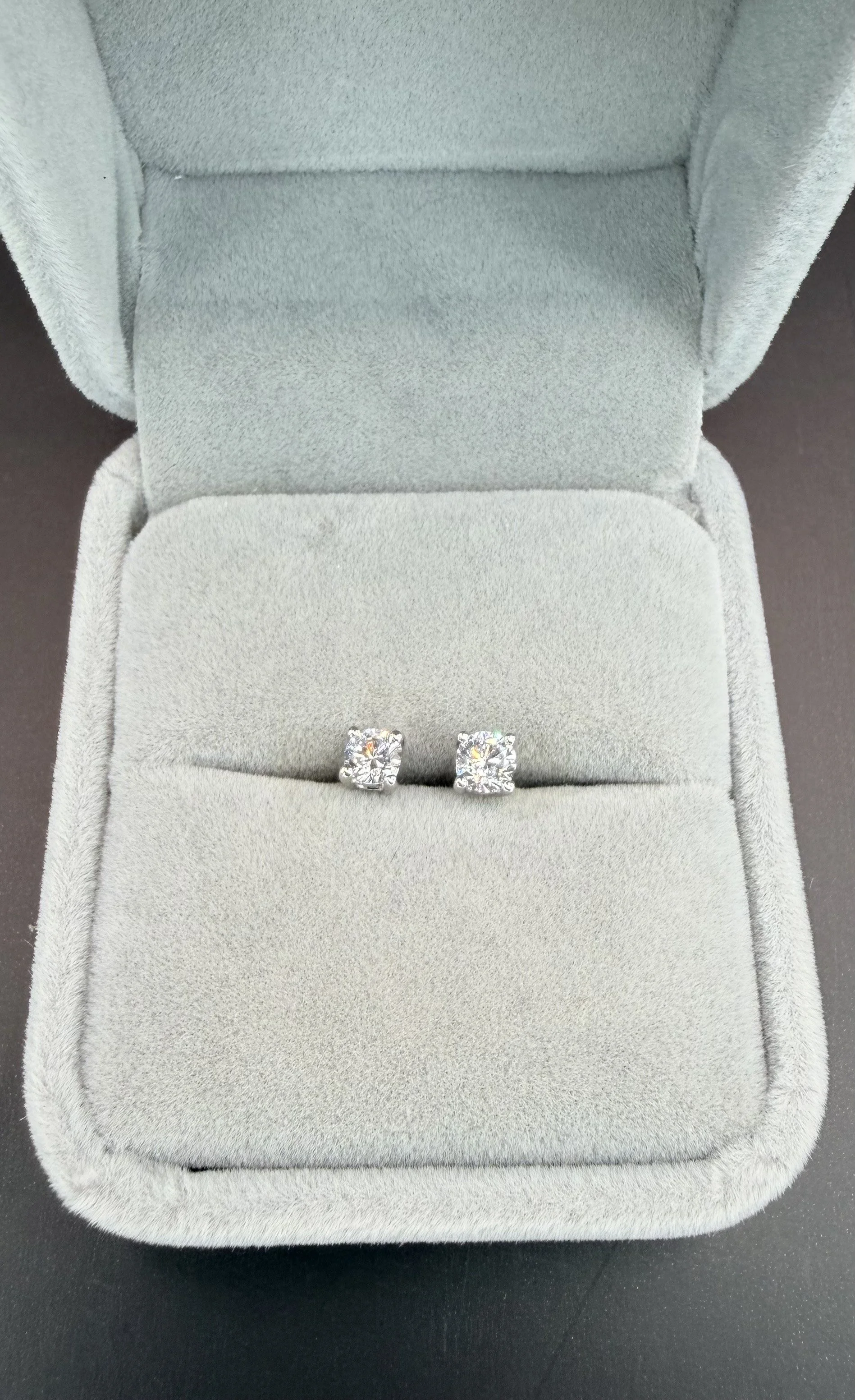 StRh Lab Stud Whole.jpeg