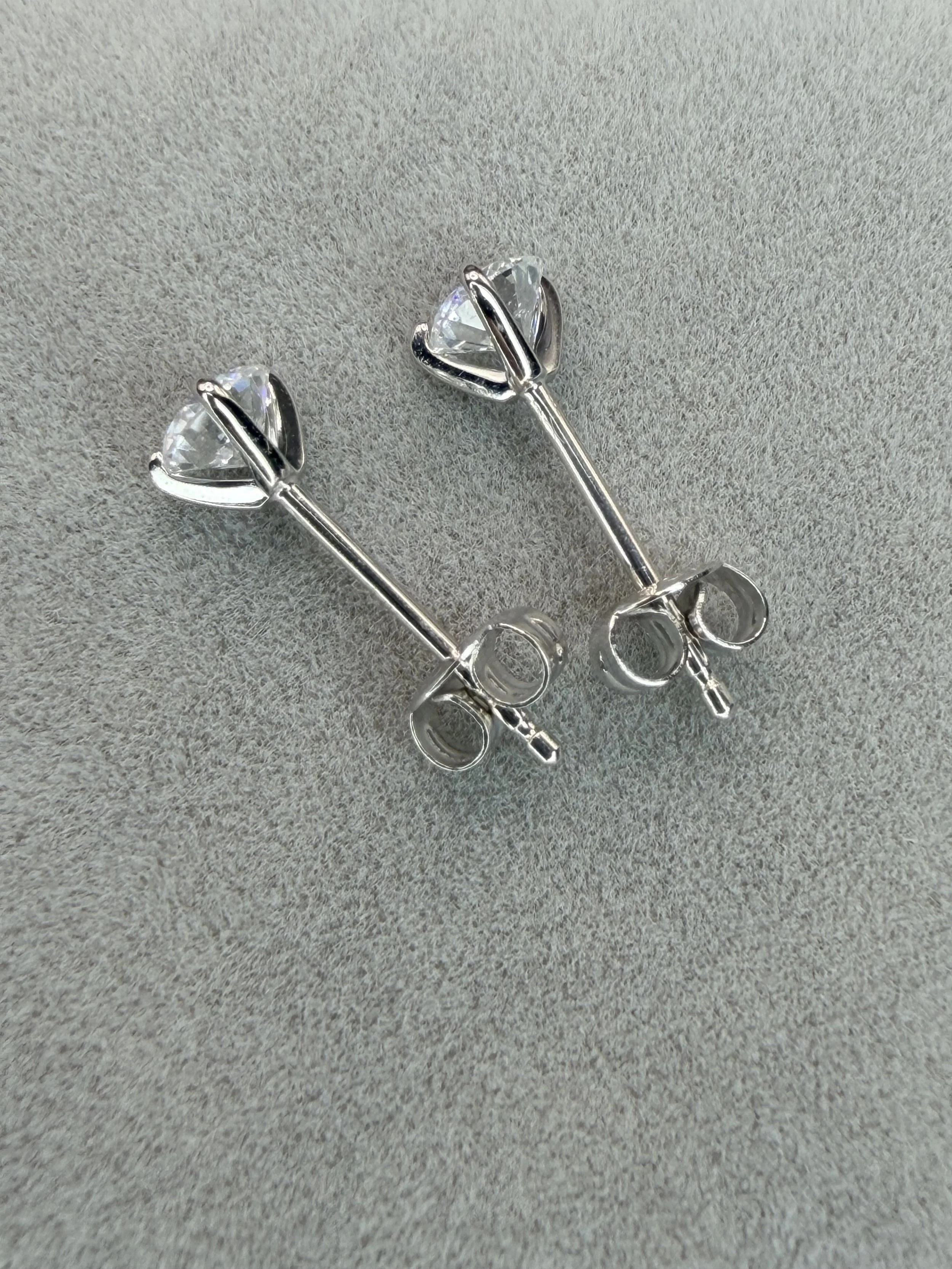 3Prong Stud Back.jpeg