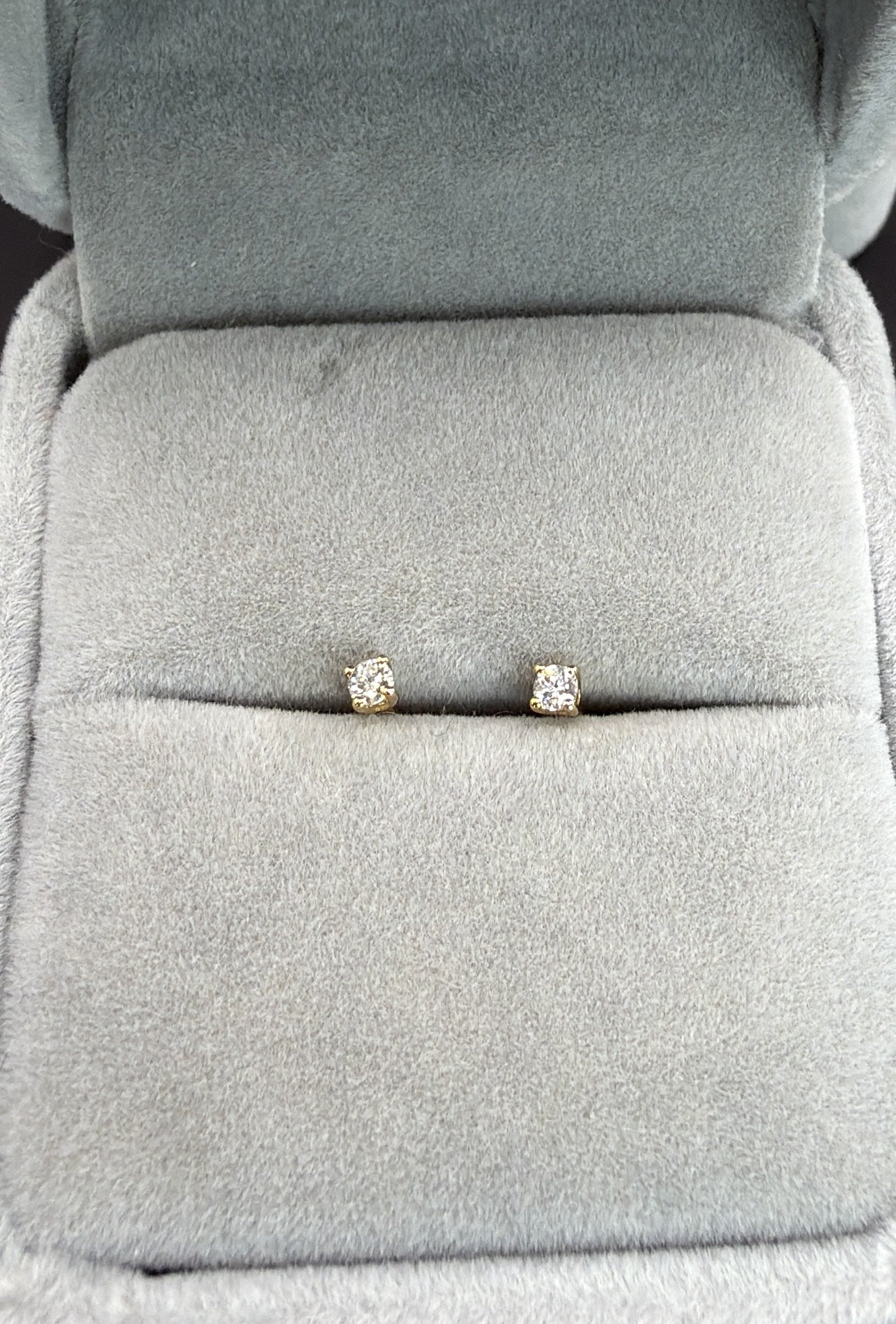 14kt Yellow Gold Natural Diamond Solitaire Studs
