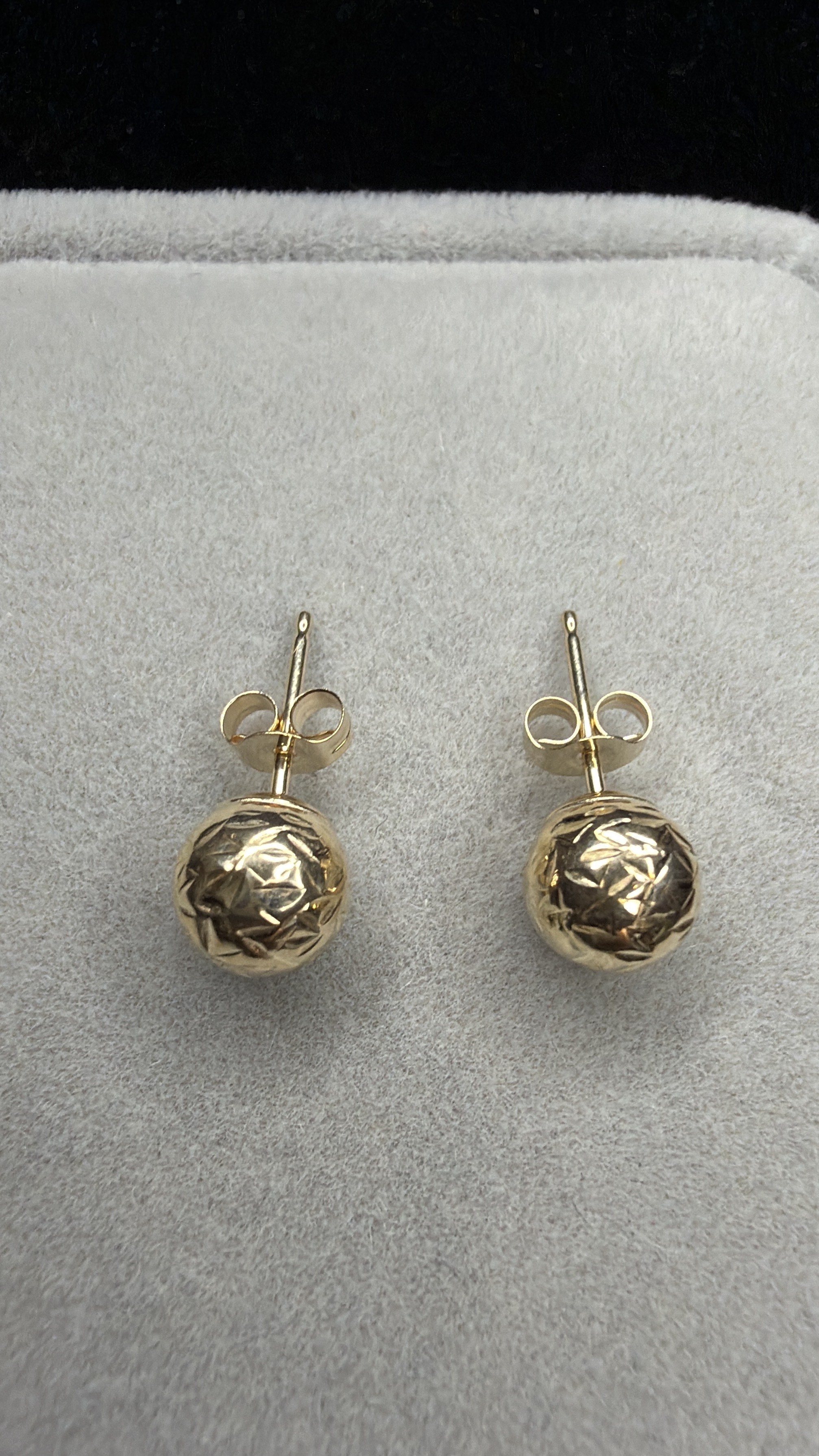 Ball Stud Whole.jpeg