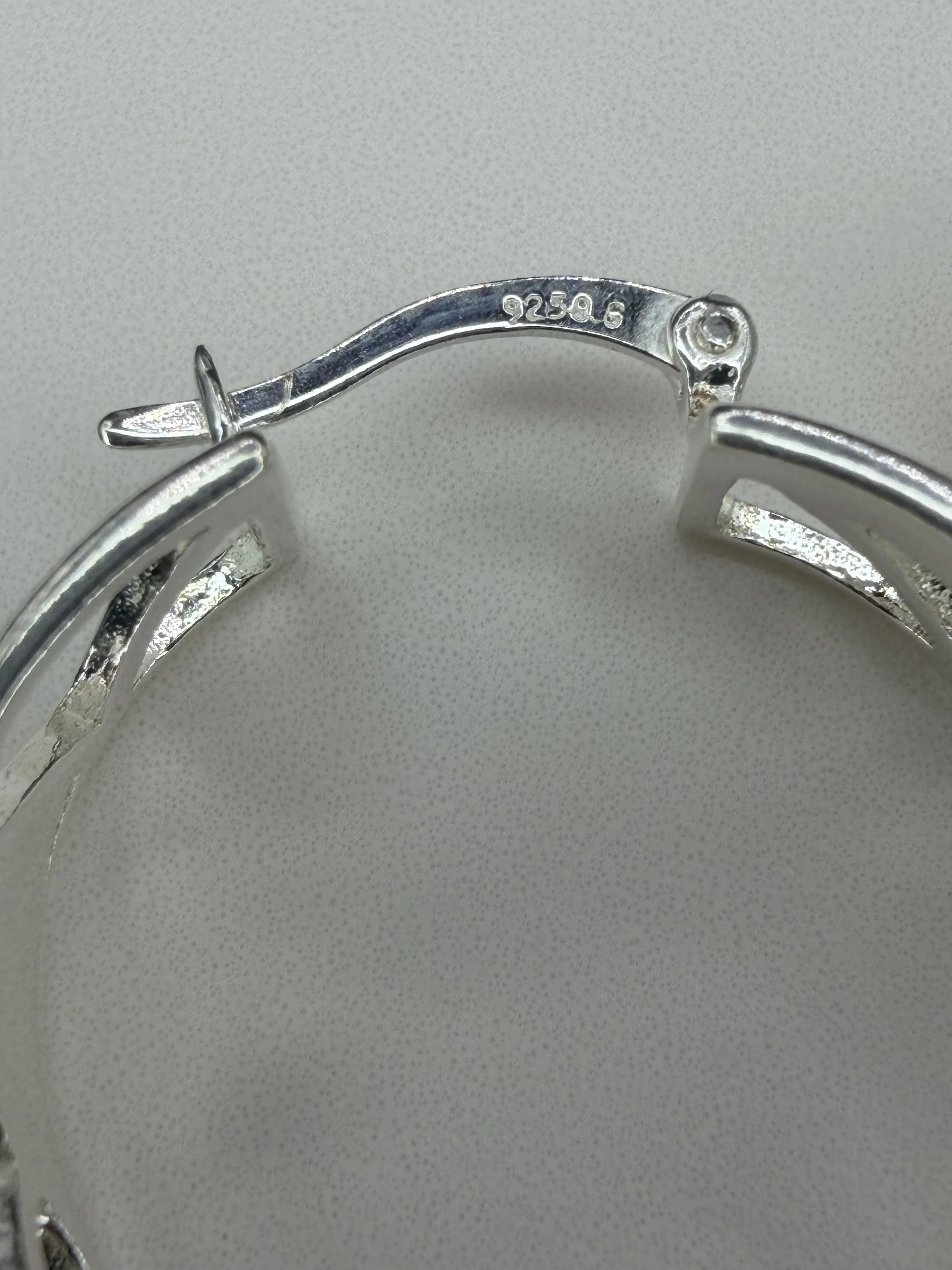 Polished Fabric Glitter Hoop Clasp.jpeg