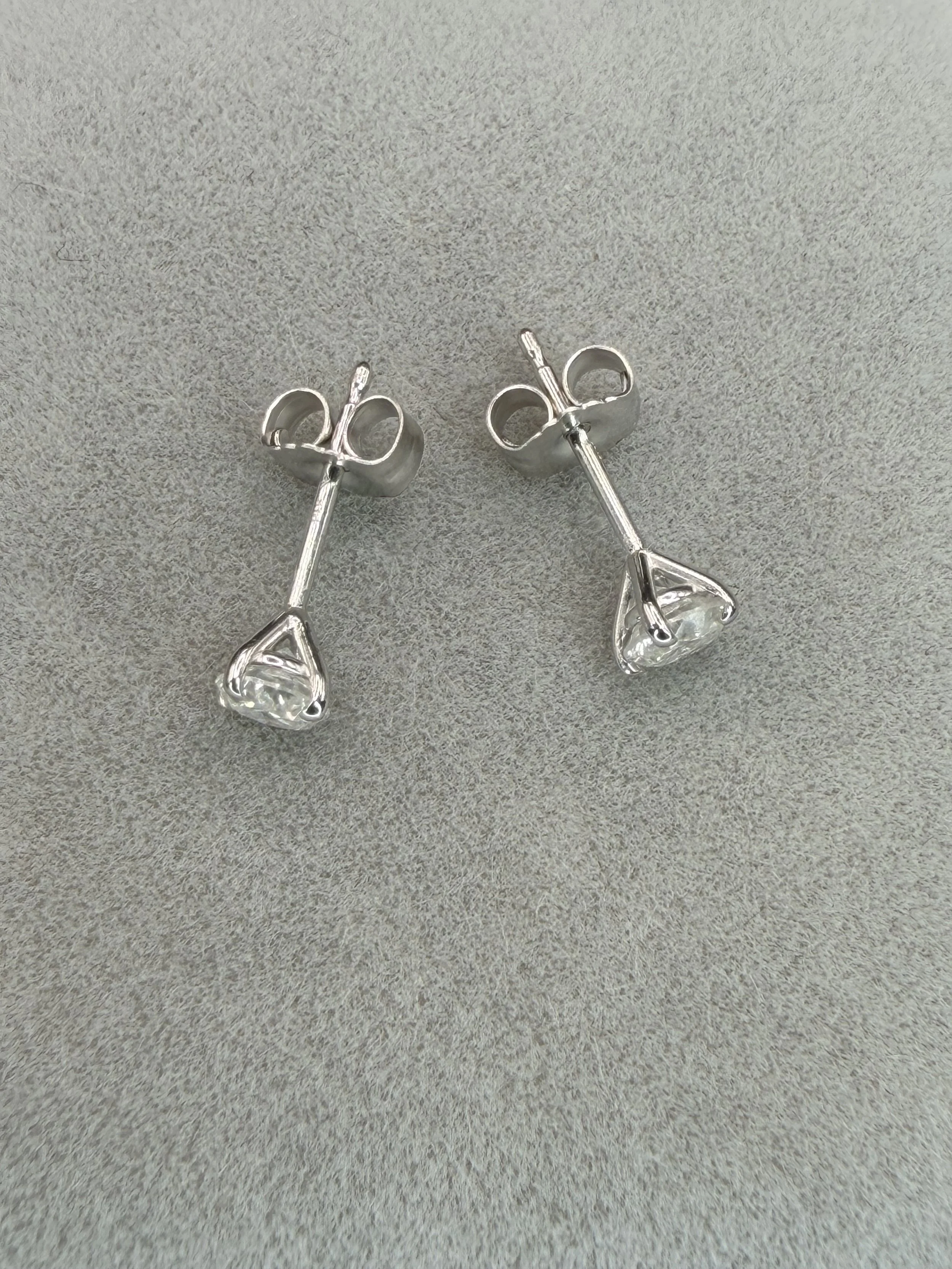 Half Nat Stud Top.jpeg