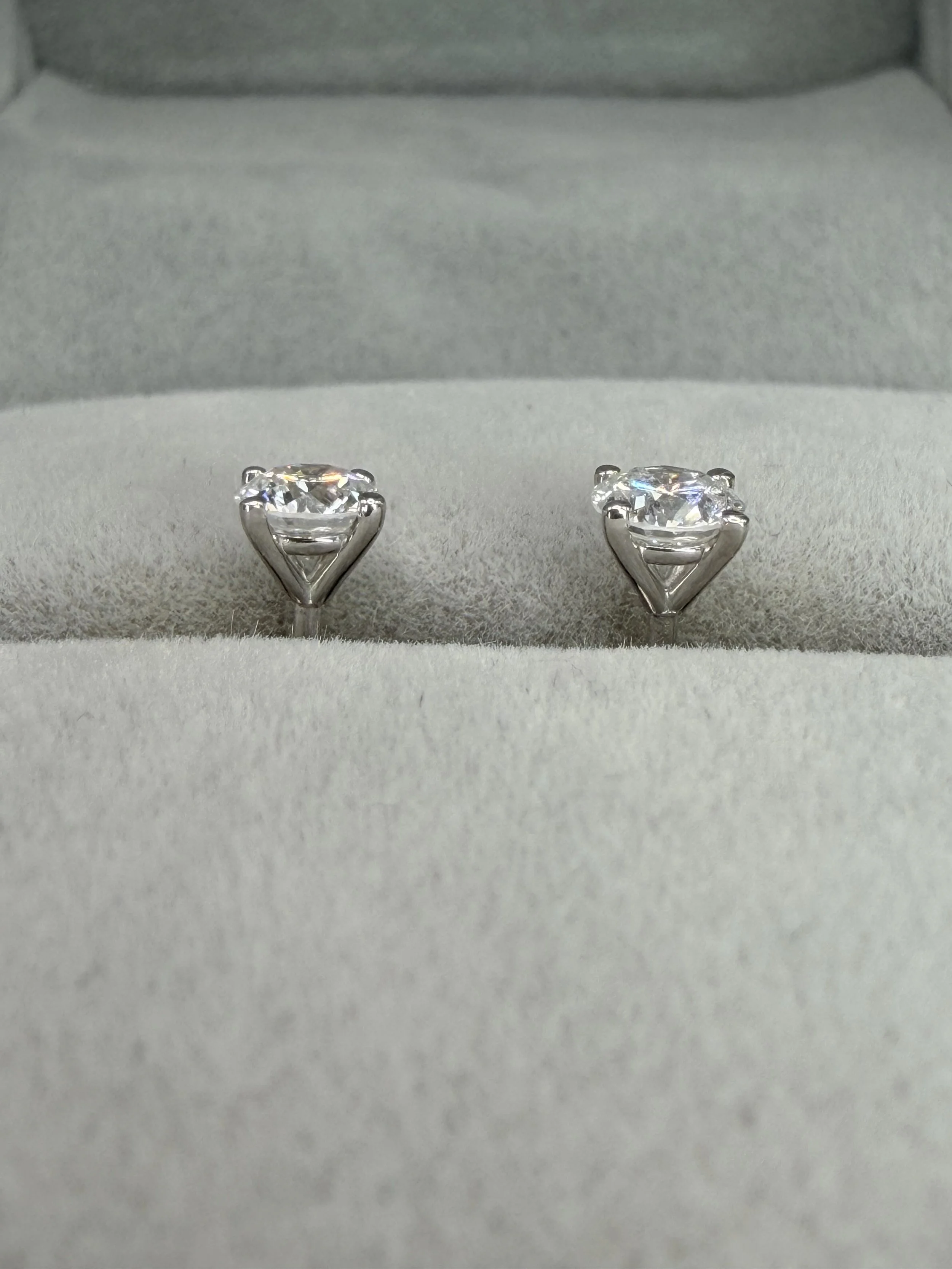 Round Stud Setting Redo.jpeg