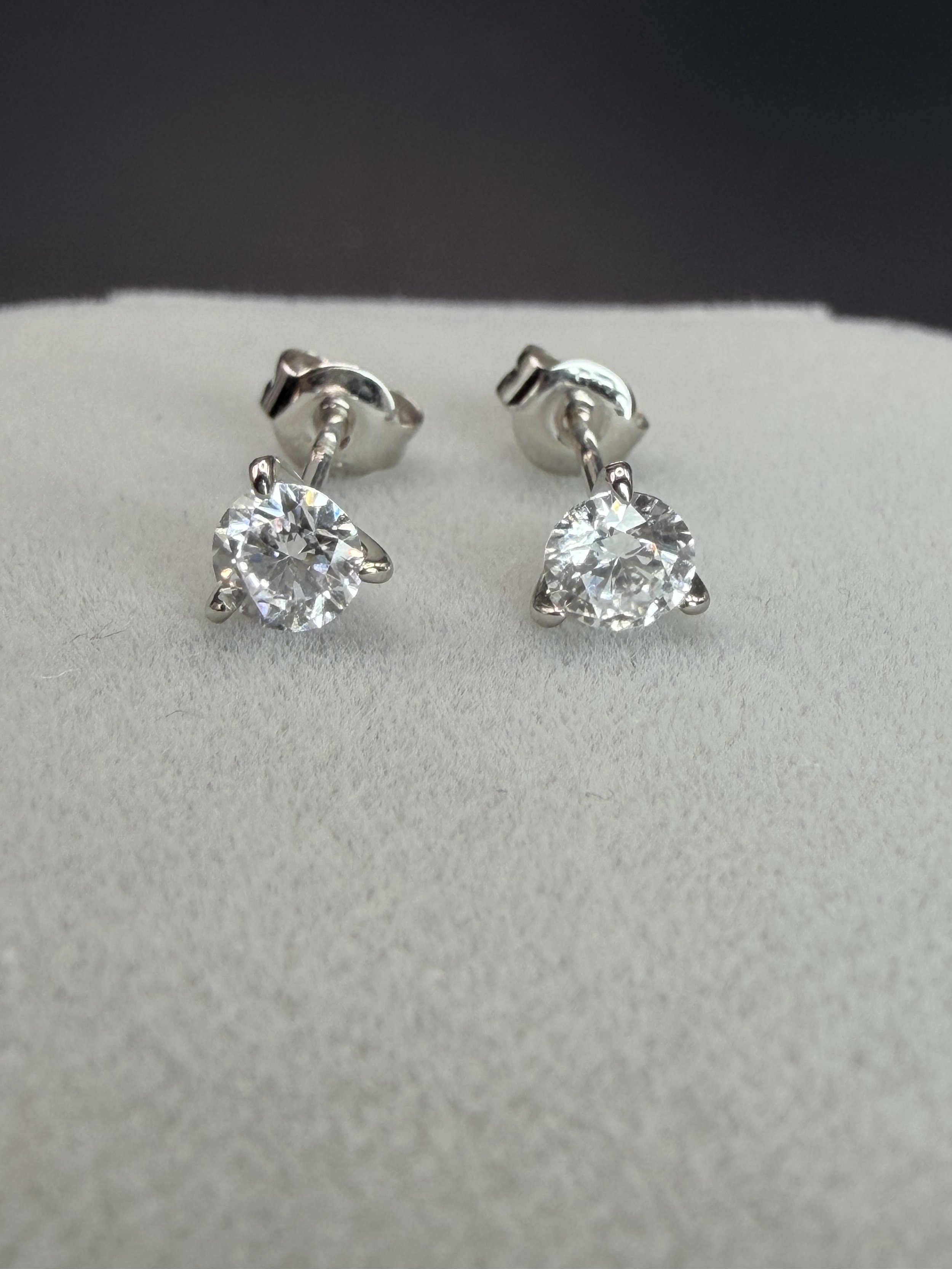 3Prong Stud Front.jpeg