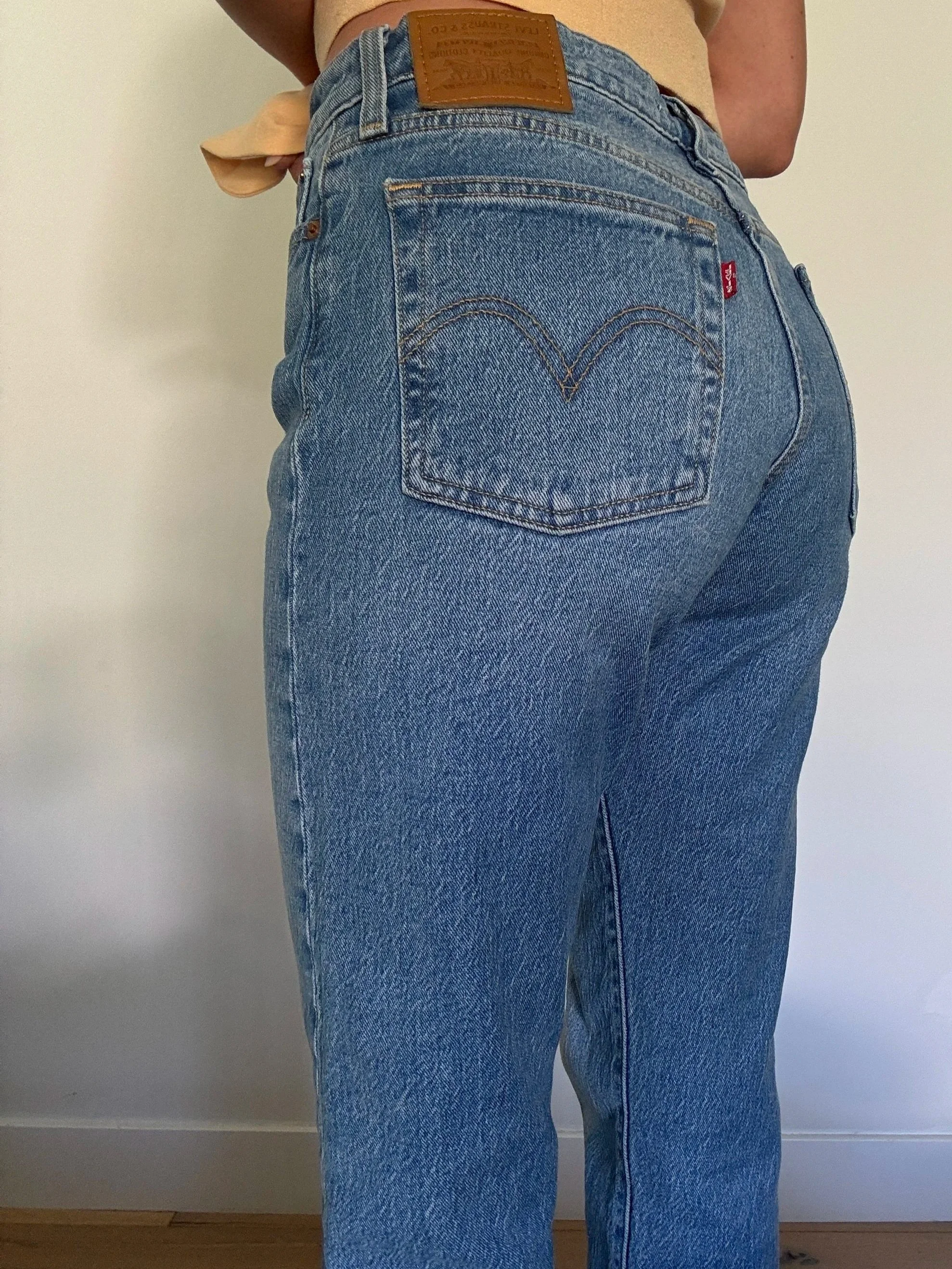 Levi's Wedgie Straights