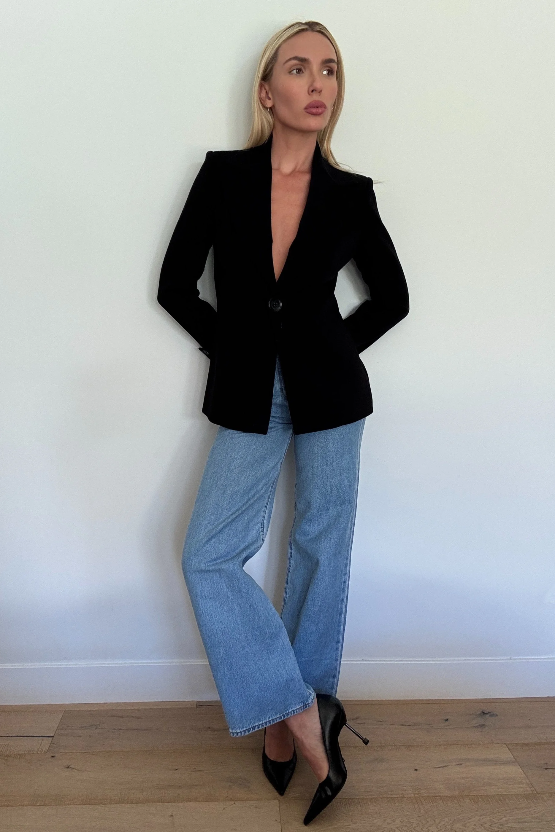 Claudia Larreta Fitted Black Blazer