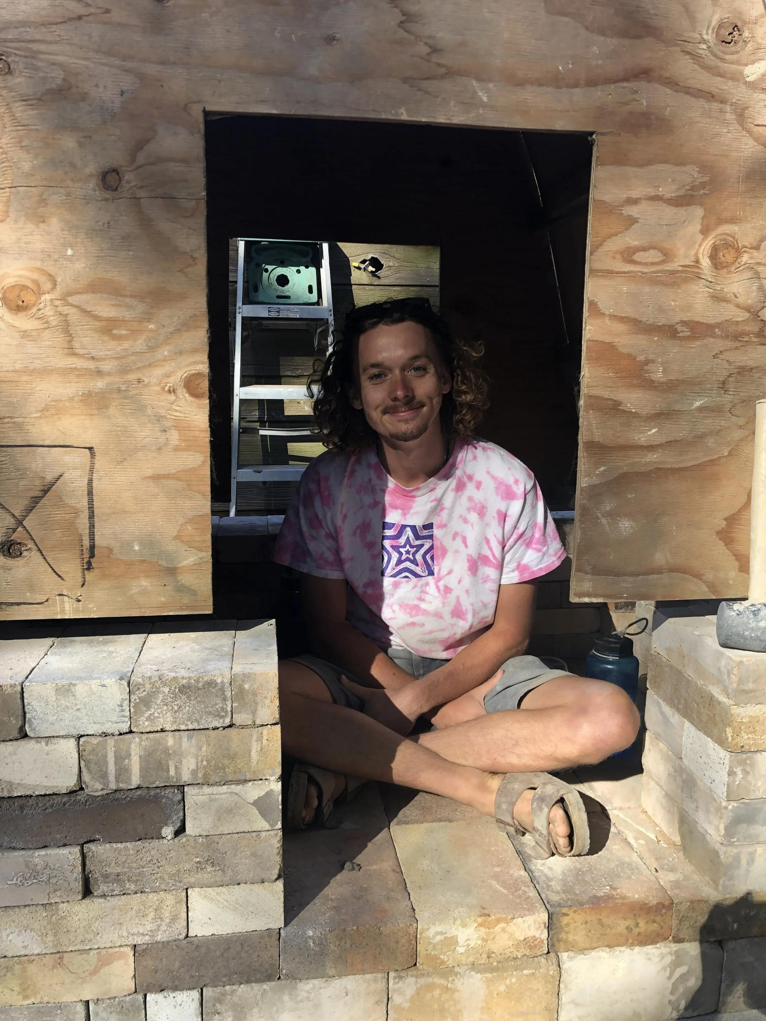 Nathan under the arch