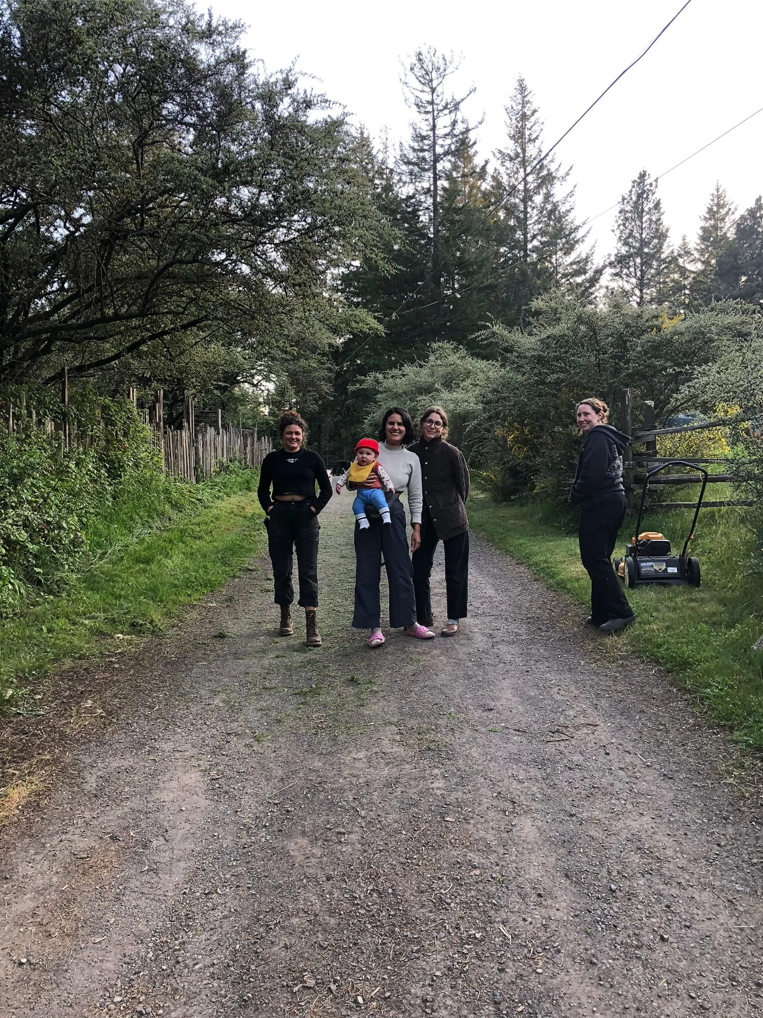 Josie, Lyra & baby Otis, Paige, and Charley