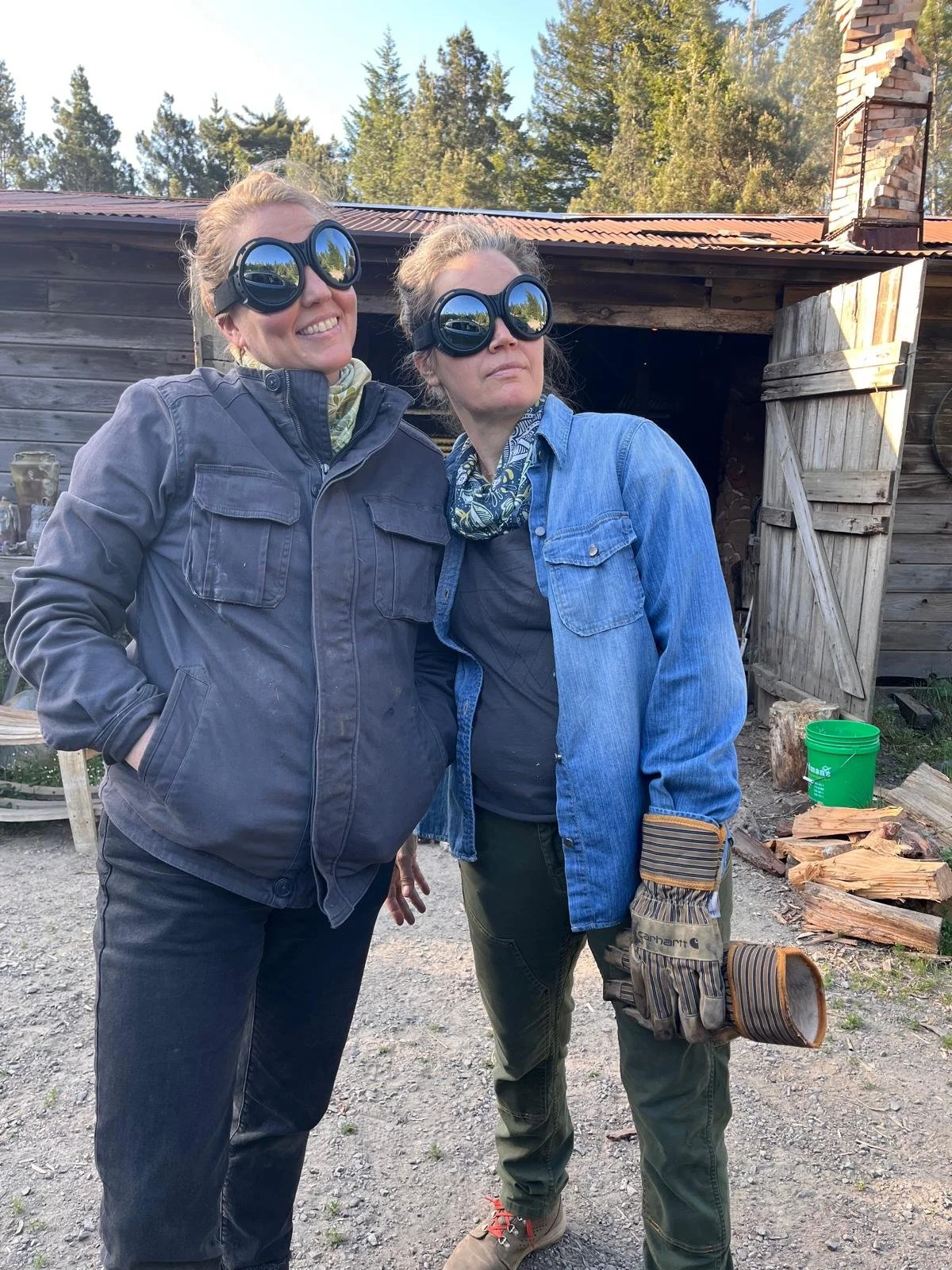 Queens Amanda and Lisa Mae