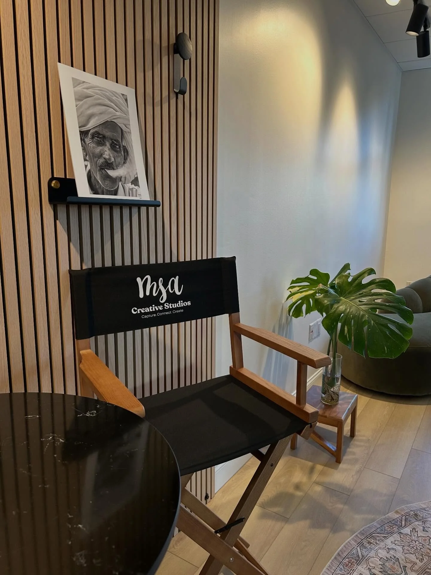 Take a seat. This one is yours.

🎬MSA Creative Studios exists for creators who are ready to step into leadership and take ownership of their brand.

From photoshoots to workshops to content creation our creative studio in Fairfax, VA gives you the s