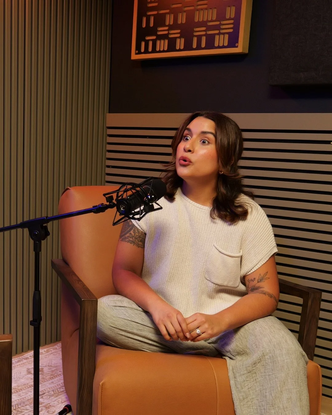 Make MSA Creative Studios your go-to destination for audio and video recording in the DMV 🎥🎙️

Our recording studio includes professional mics and lighting, a fully customizable set, a private, nearly soundproof space, two cozy chairs, props, and m