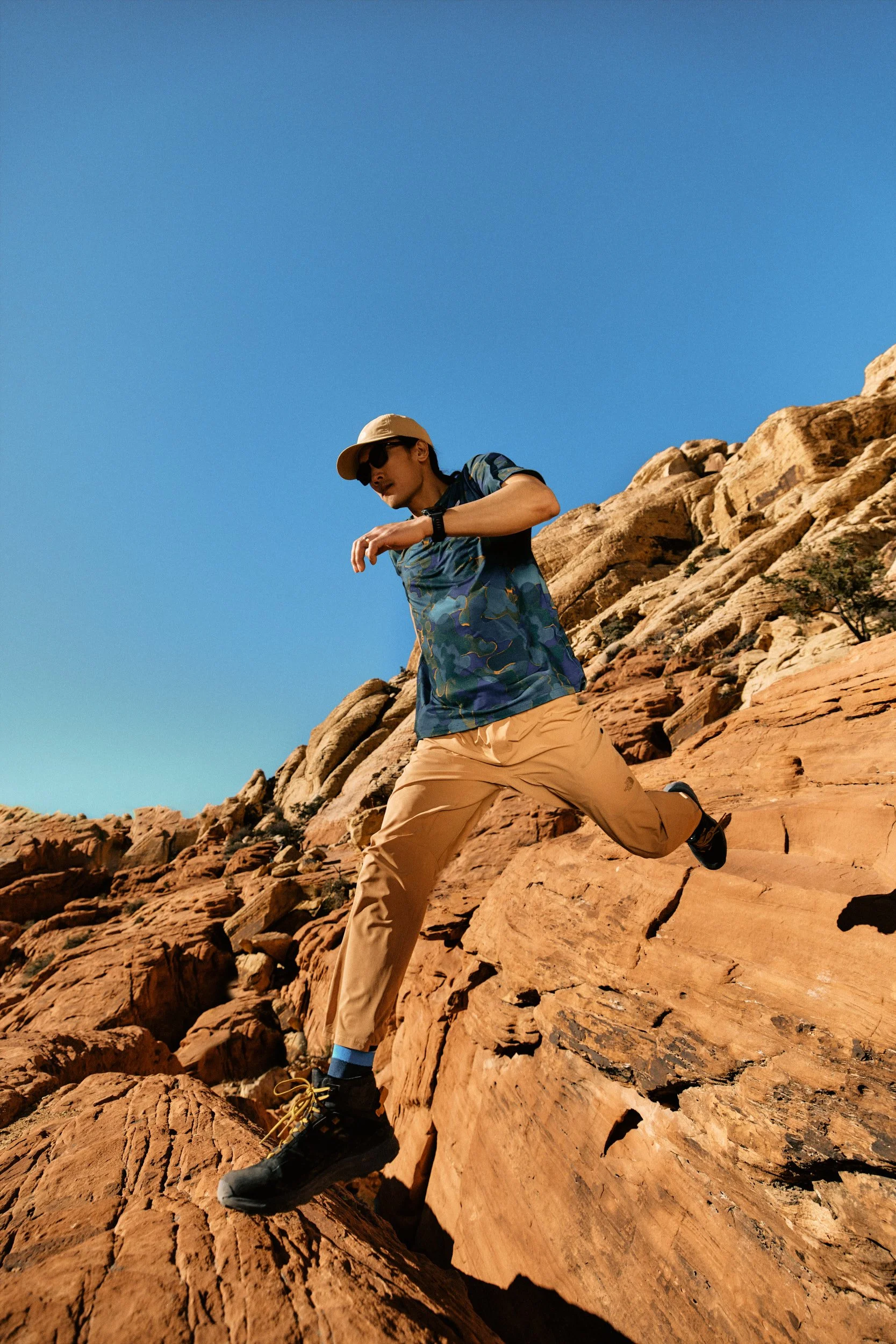 TNF_FW23_Hike_Directive_Friend_0029.jpg