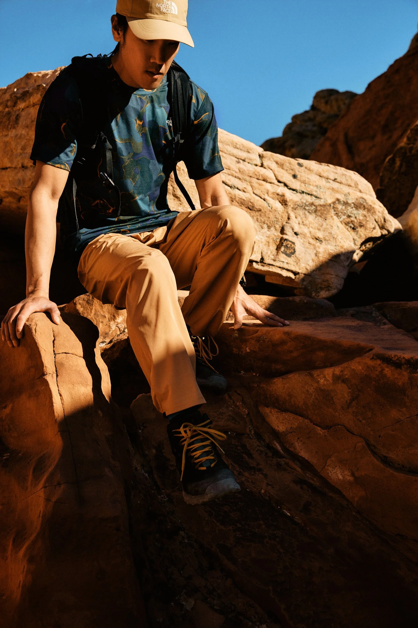 TNF_FW23_Hike_Directive_Friend_0031.jpg