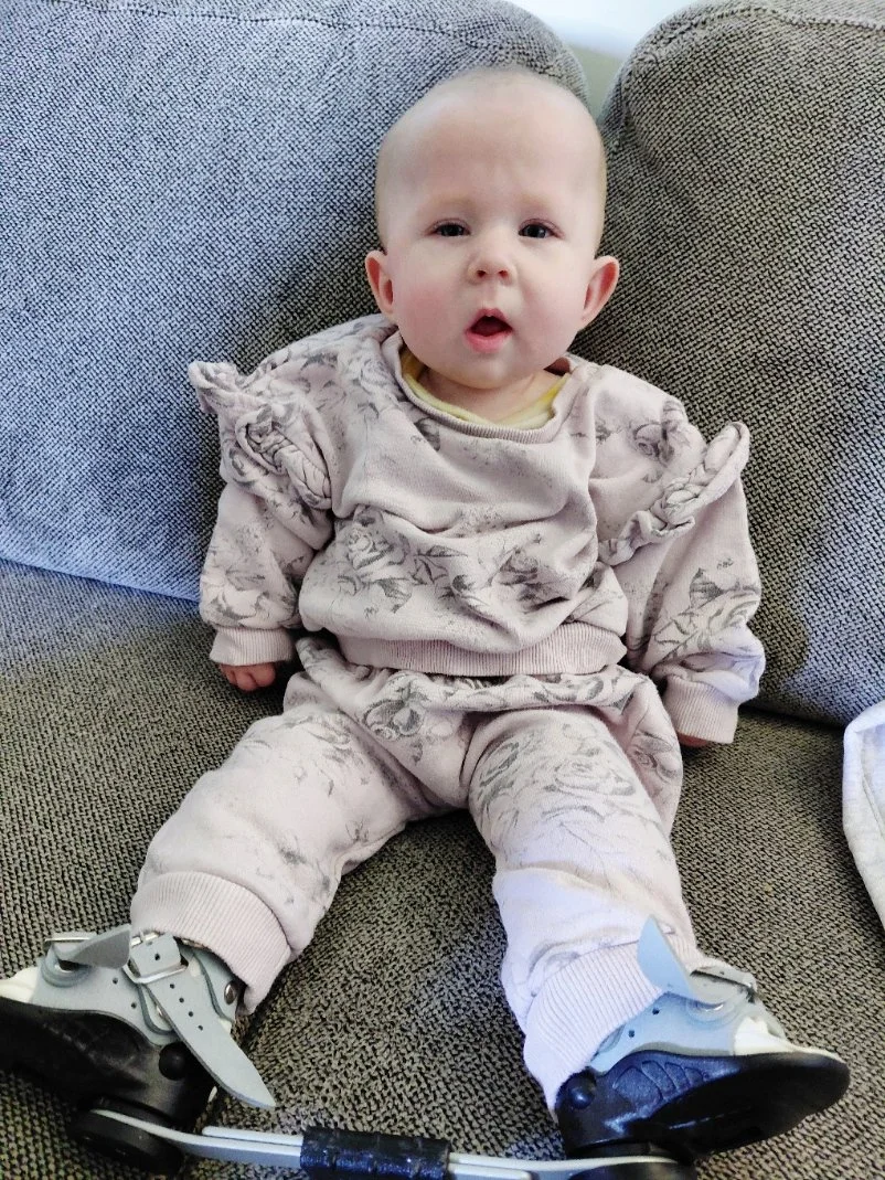 hannah-rose in boots and bars