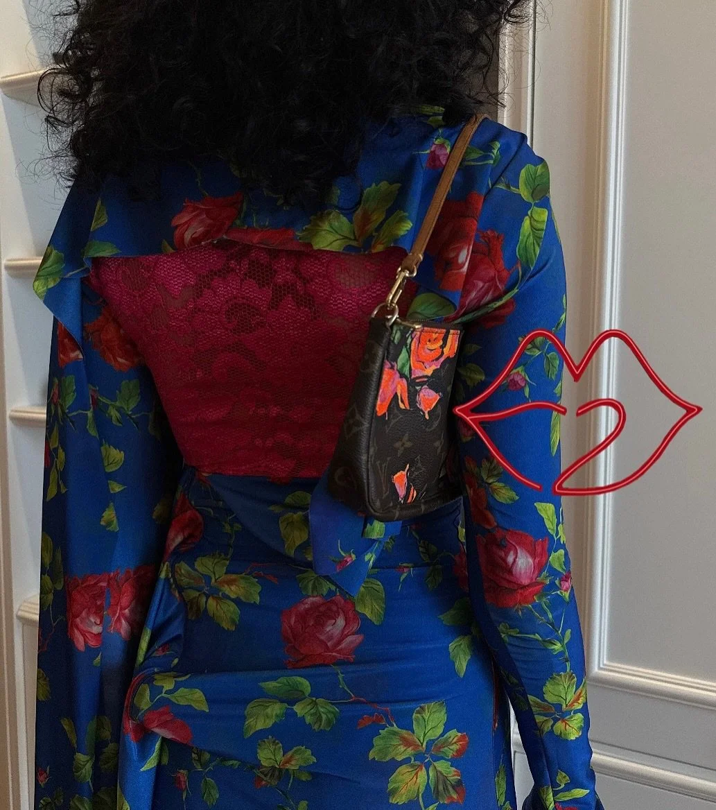 spotted:
vestido Vetements fall 2019 runway collection
blusa manga longa renda rosa Joana Arromatte
bolsa e salto Louis Vuitton