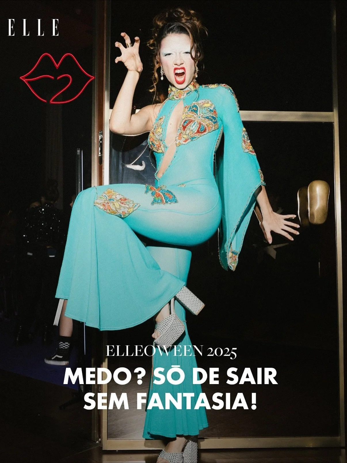 repost @ellebrasil @notthatcliche 
spotted: 
vitoria fiore veste macac&atilde;o vintage m2 archive