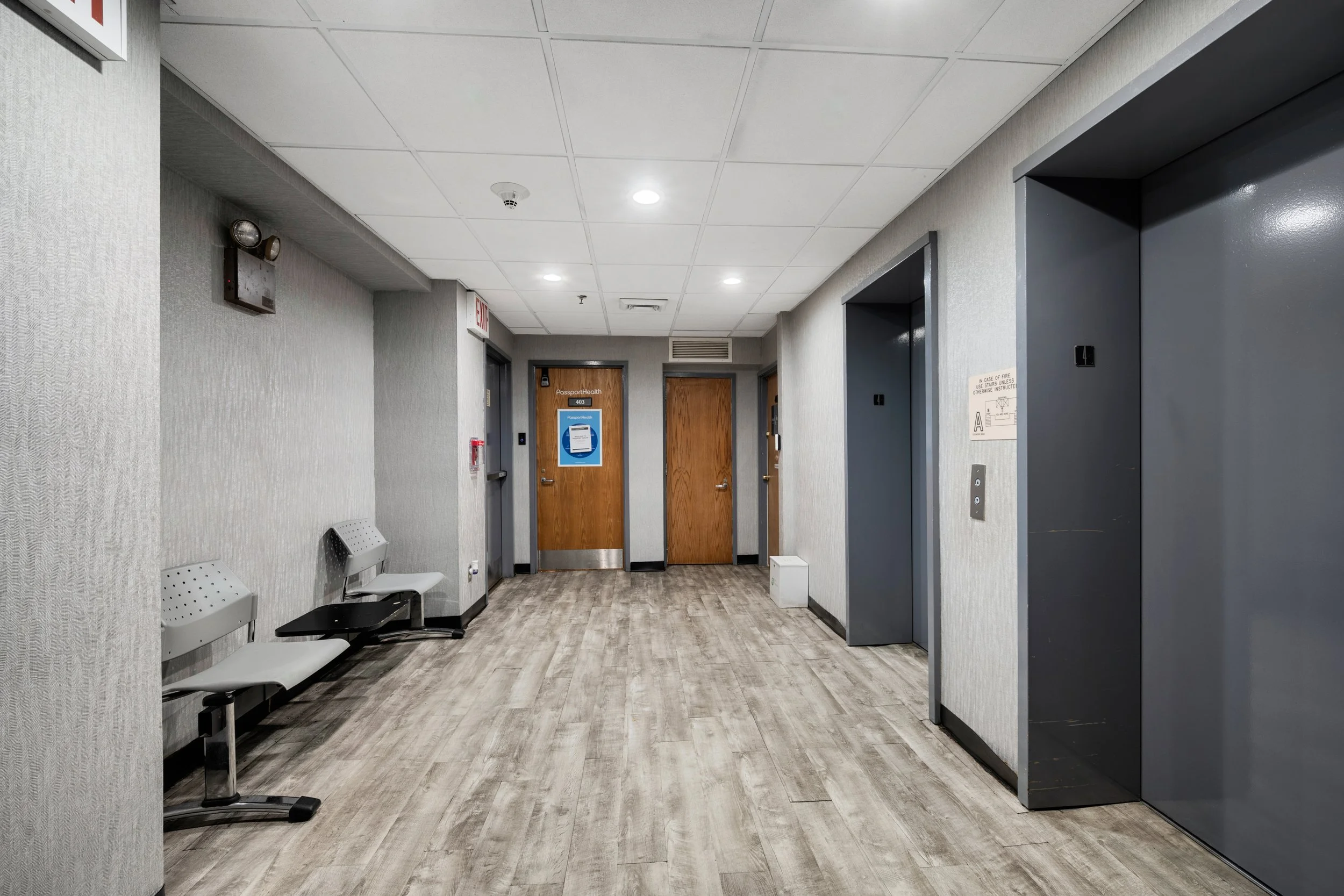 Shared waiting area FL 4