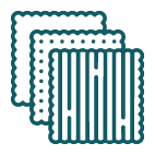 Trois livres empilés, vue de face avec des couvertures à rayures.
